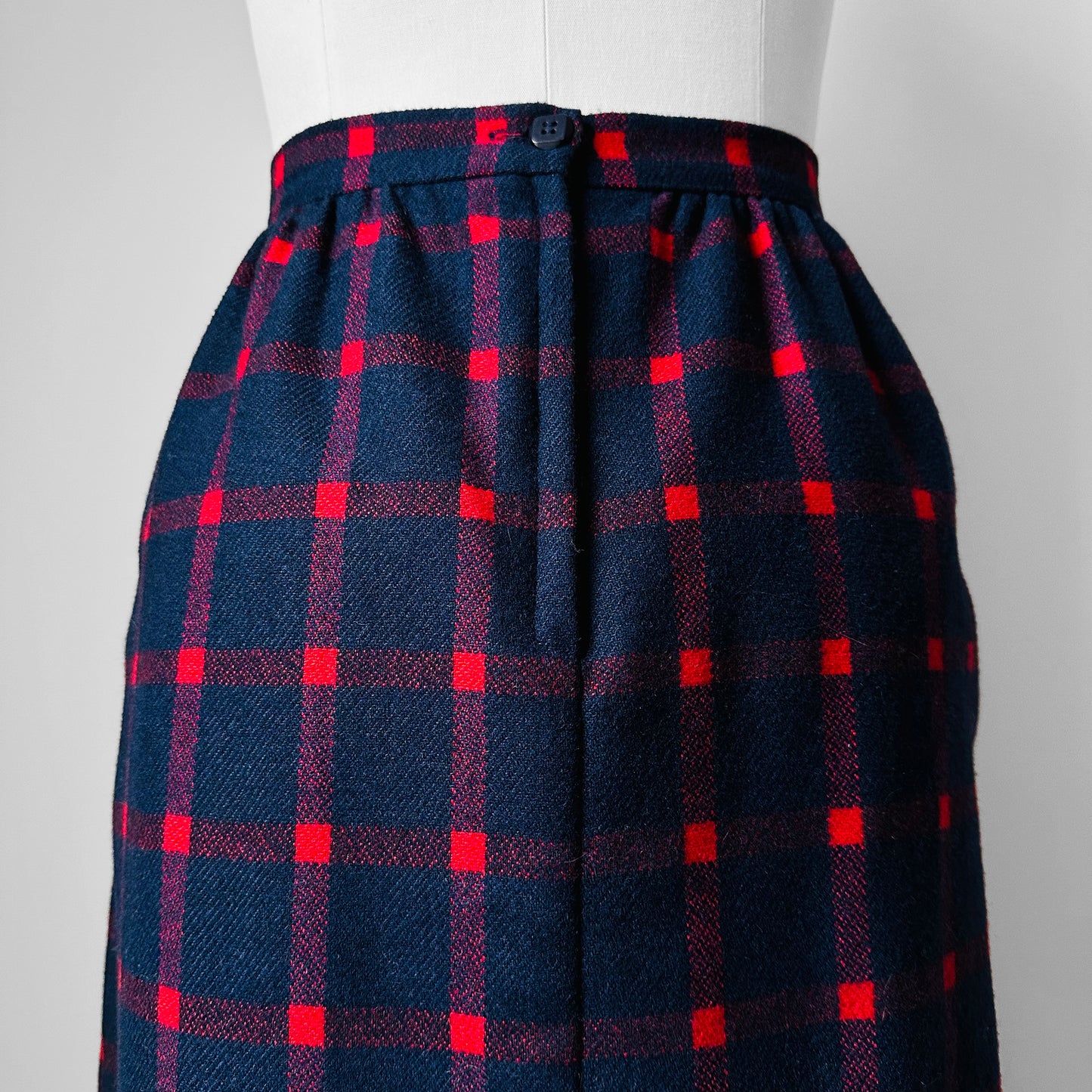 1960s-1970s Navy and Red Plaid Wool Inverted Pleat A-Line Pocketed Midi-Length Skirt - Waist 26.5