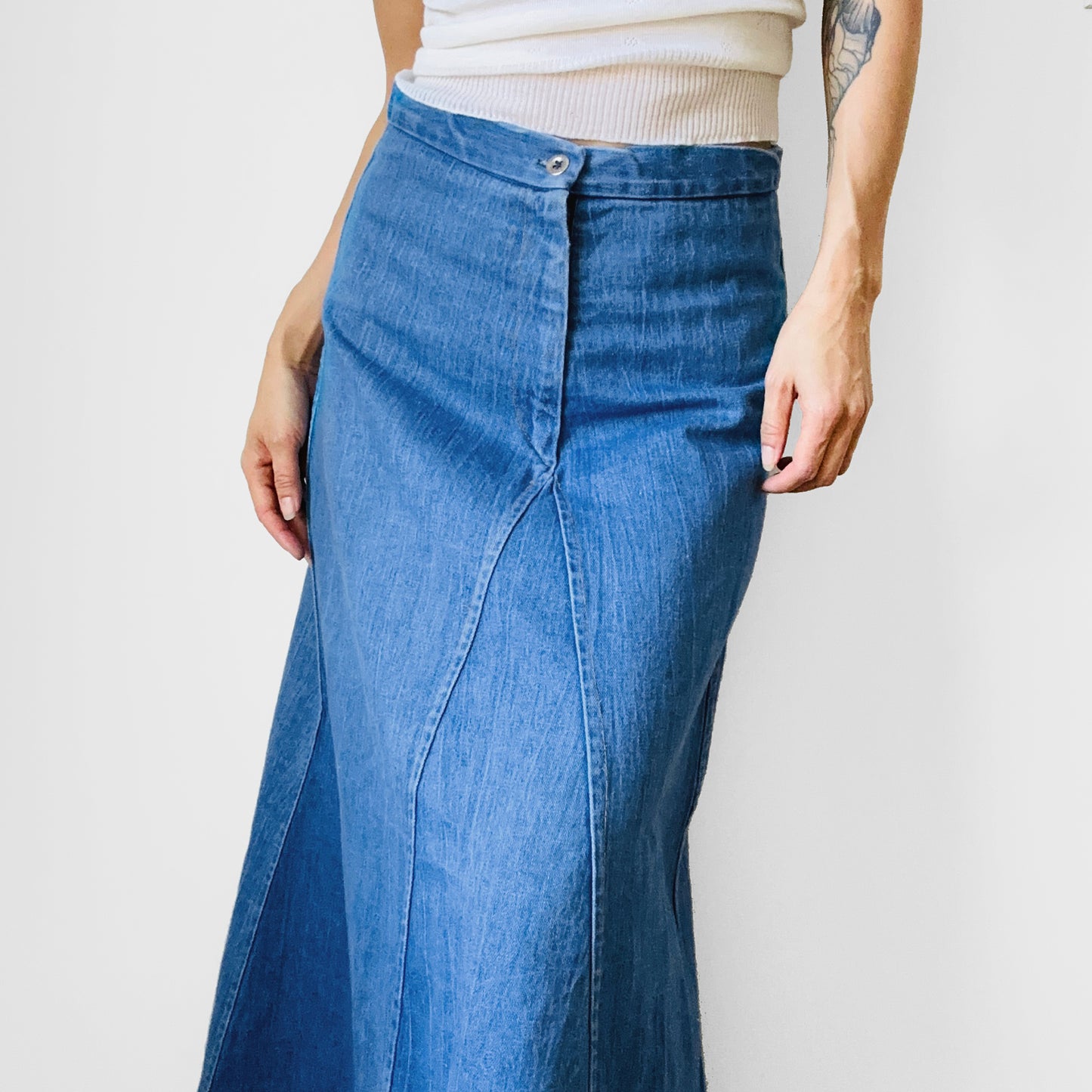 1970s Made in Canada Light Wash A-line Long Denim Jean Skirt - Waist 28