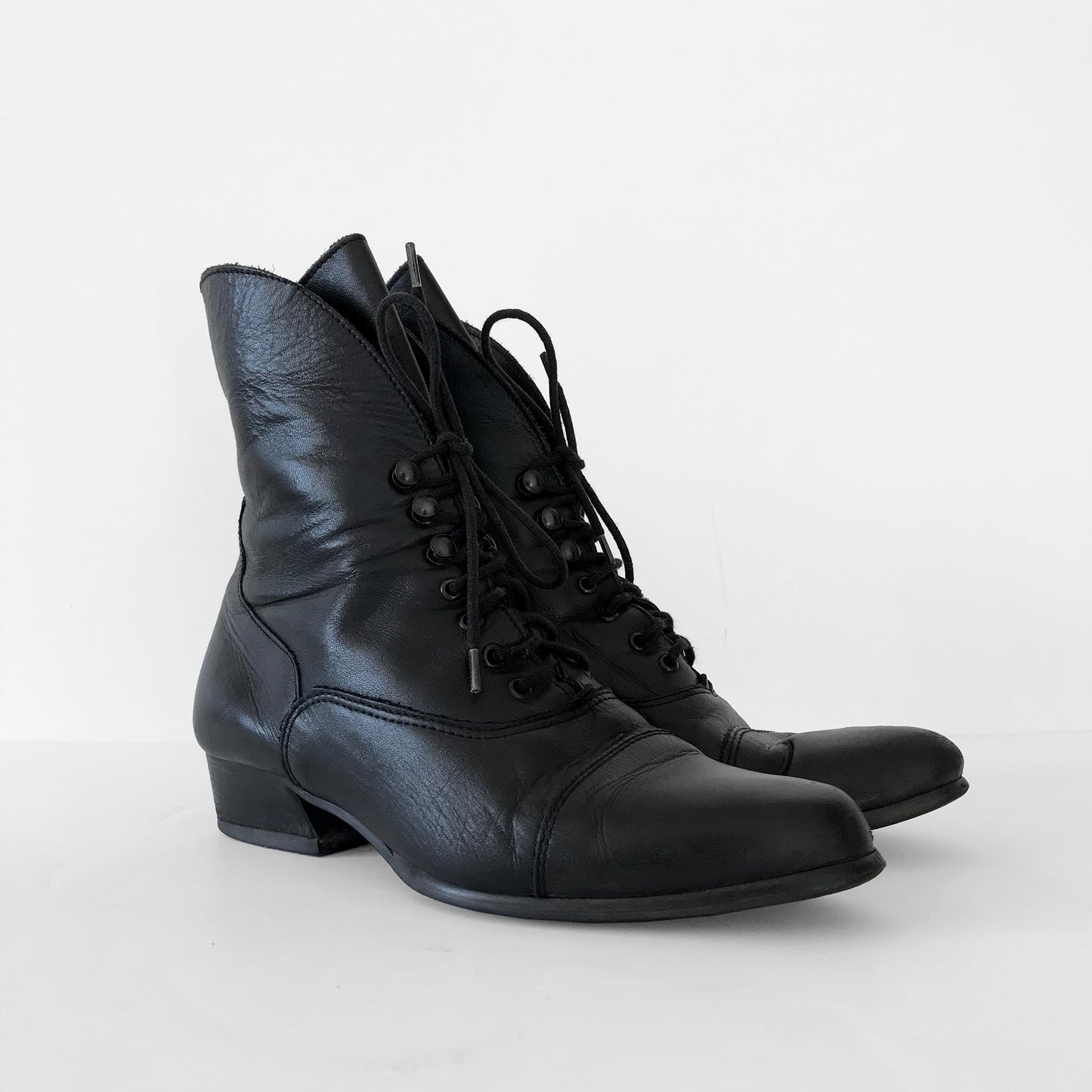 1990s Soft Black Leather Lace-Up Low-Heeled Ankle-Boot