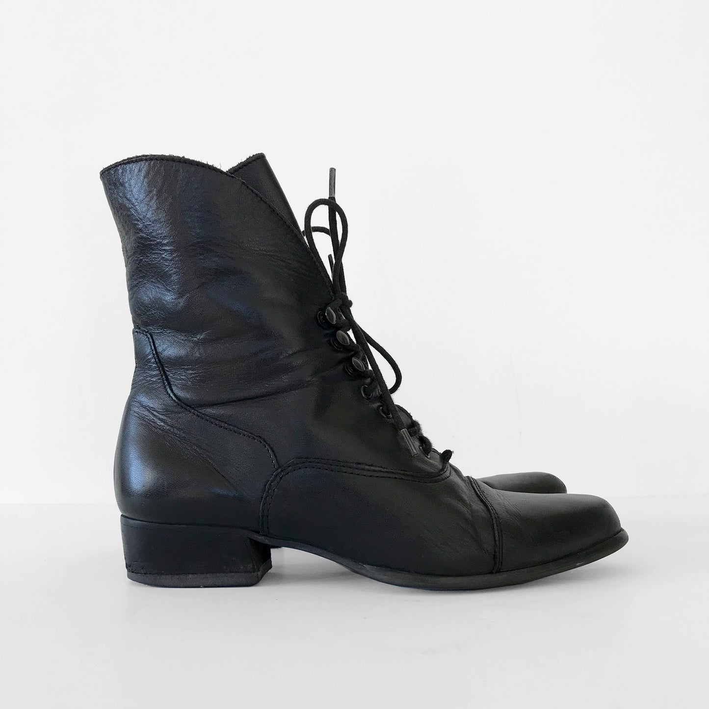 1990s Soft Black Leather Lace-Up Low-Heeled Ankle-Boot