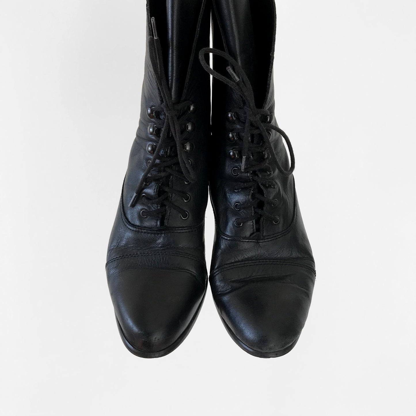 1990s Soft Black Leather Lace-Up Low-Heeled Ankle-Boot