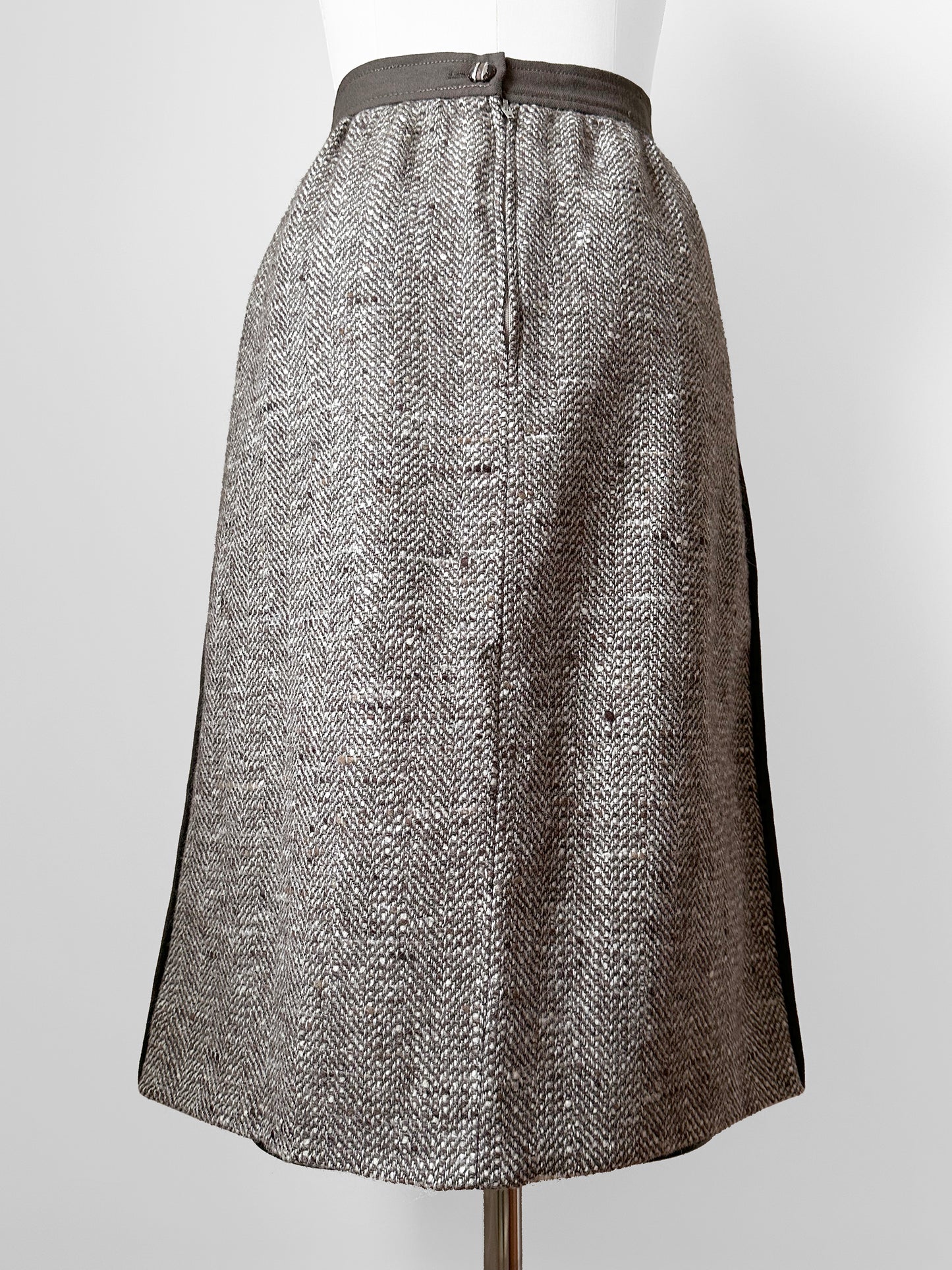 1970s-1980s Louise Feraud Grey Beige Taupe Piped Heavy Woven Wool Lined Fitted Skirt - Waist 25.5