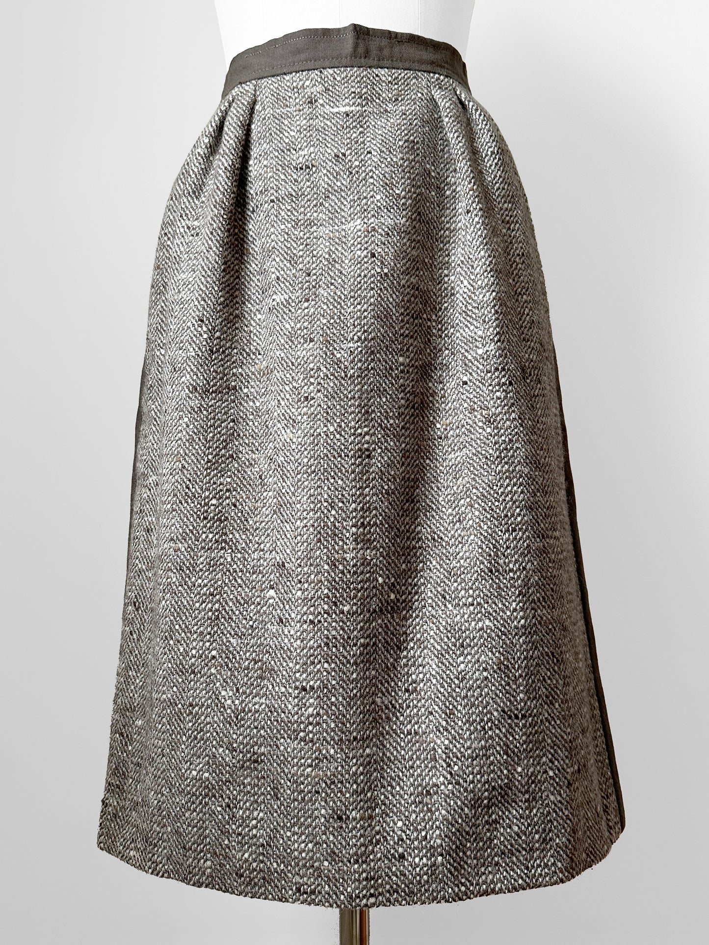 1970s-1980s Louise Feraud Grey Beige Taupe Piped Heavy Woven Wool Lined Fitted Skirt - Waist 25.5