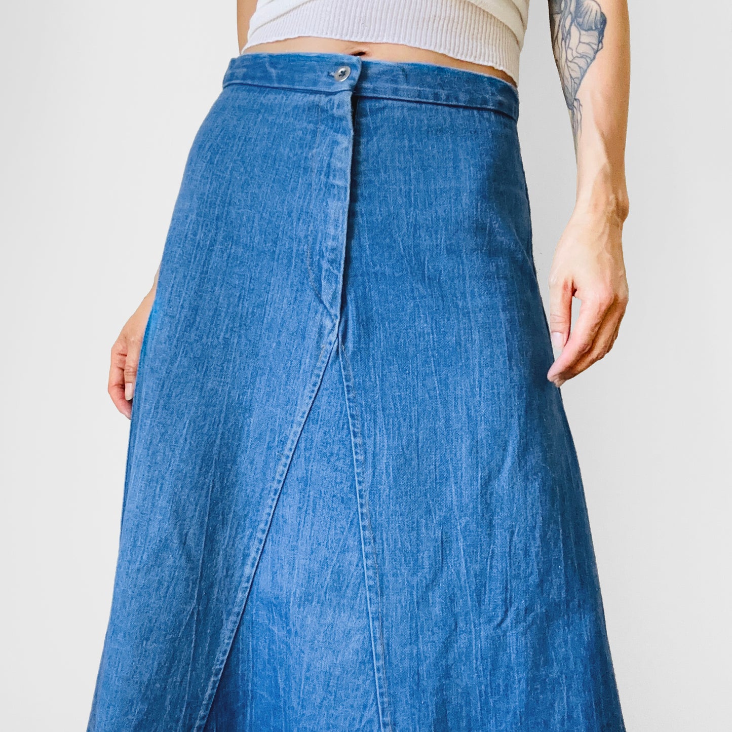 1970s Made in Canada Light Wash A-line Long Denim Jean Skirt - Waist 28