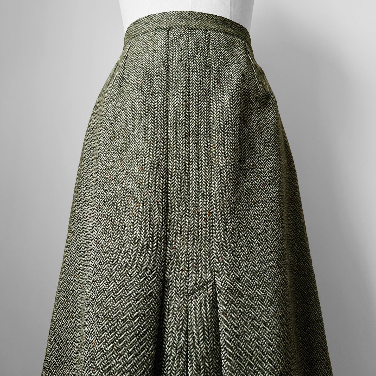 1960s Sage Green Wool Tweed Inverted Pleat A-Line Midi Length Skirt - Waist 26