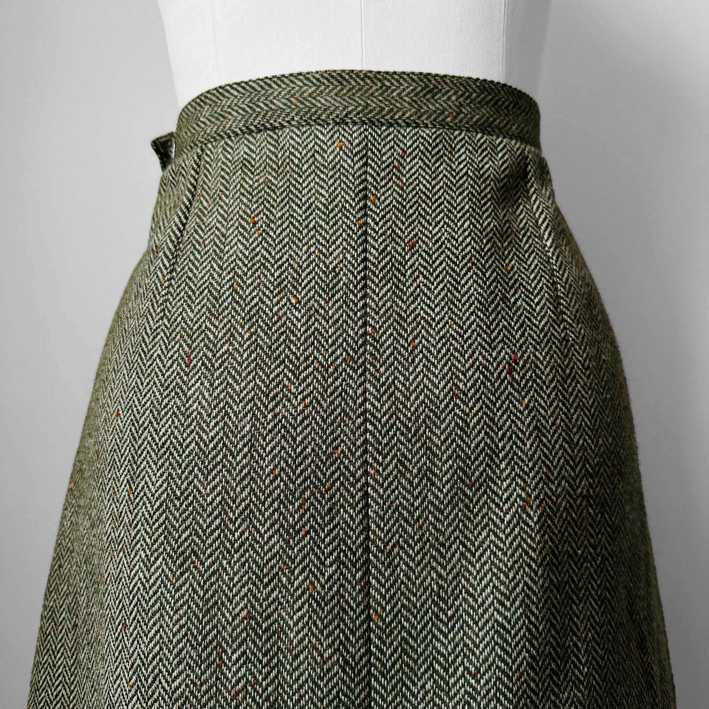 1960s Sage Green Wool Tweed Inverted Pleat A-Line Midi Length Skirt - Waist 26