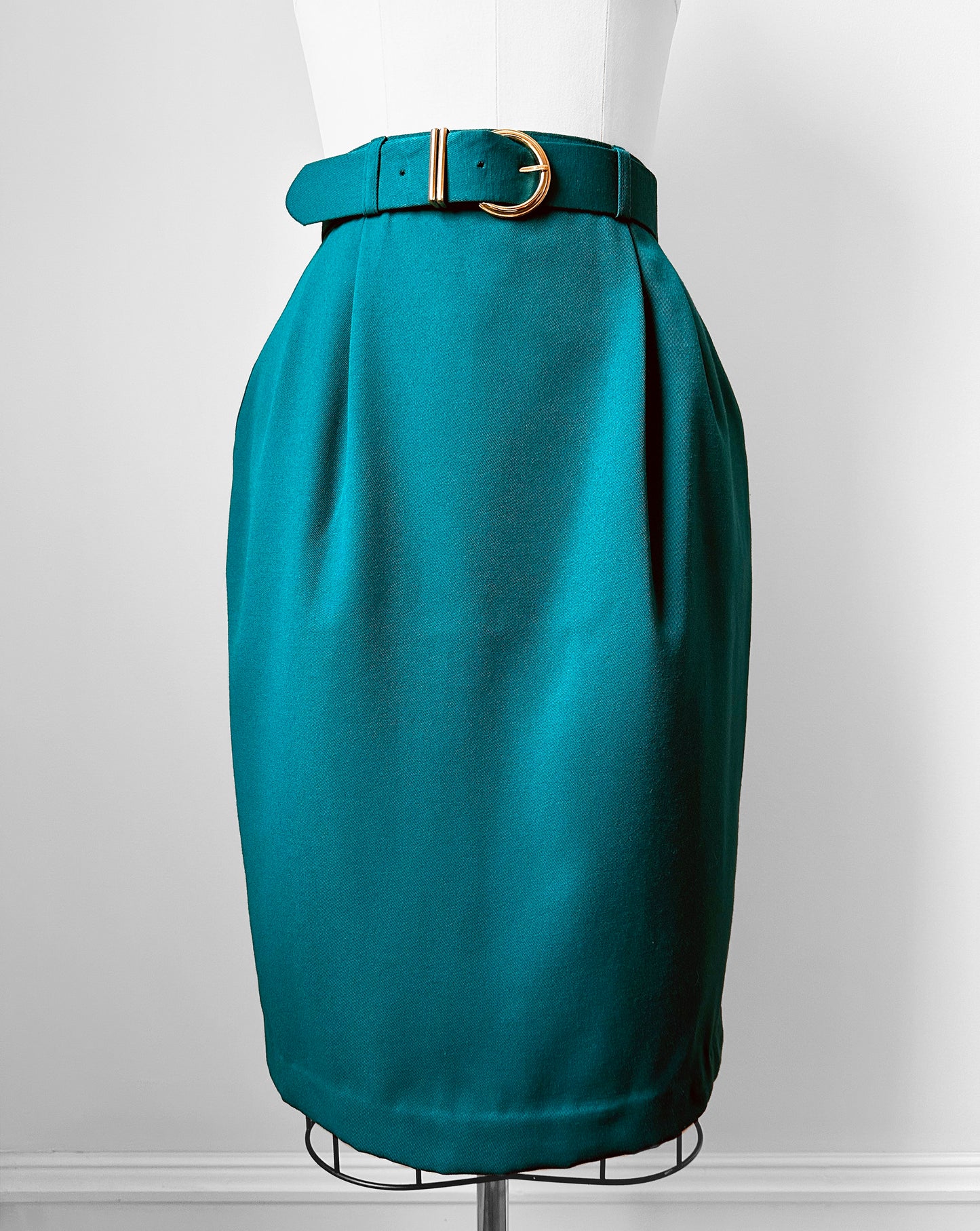 1980s High-Waisted Green Belted Fitted Knee-Length Skirt - Waist 28