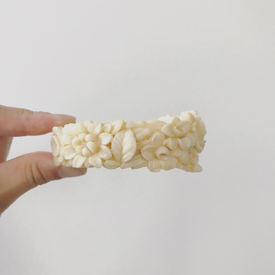 1930s - 1940s Cream Carved Floral Celluloid Bangle Bracelet