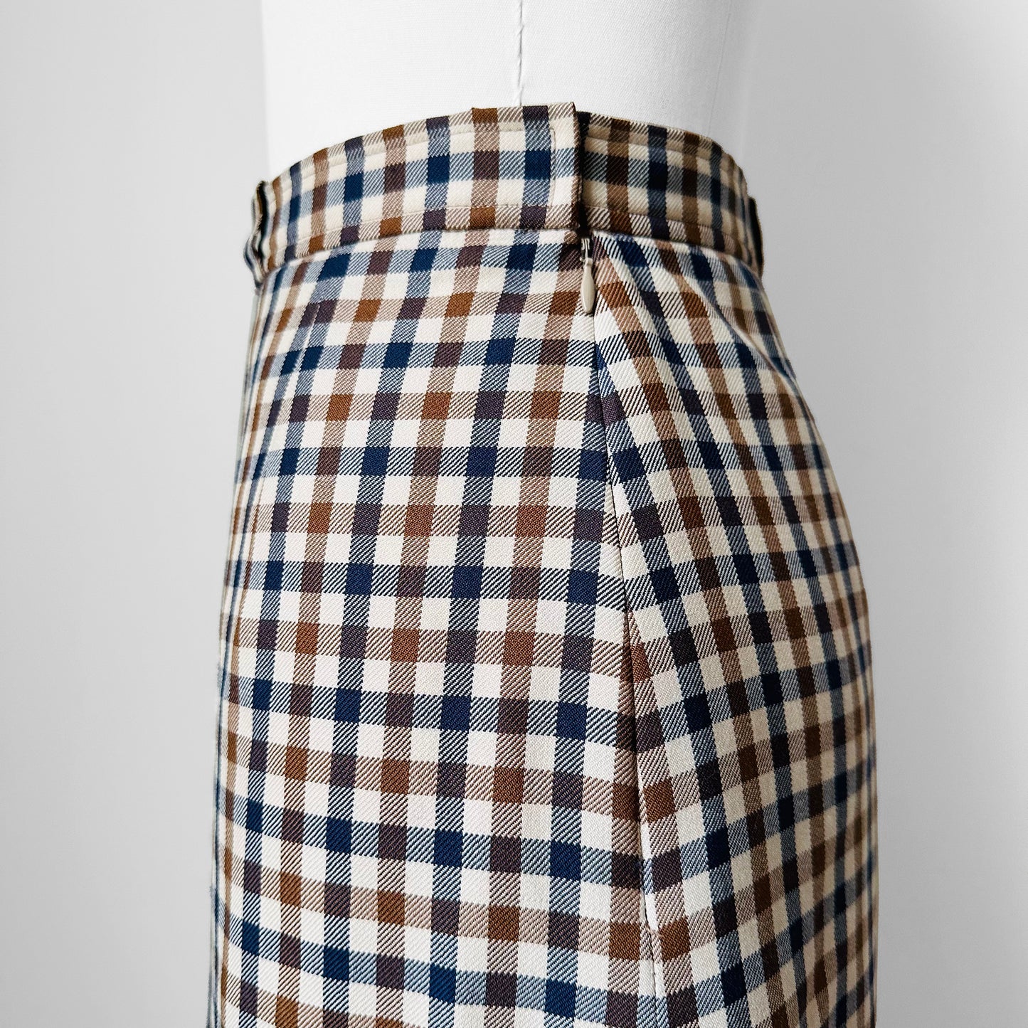 1970s-1980s Brown Navy Beige Gingham Inverted Pleat A-Line Virgin Wool Made in Canada Skirt - Waist 35