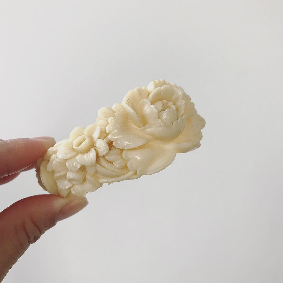 1930s - 1940s Cream Carved Floral Celluloid Bangle Bracelet