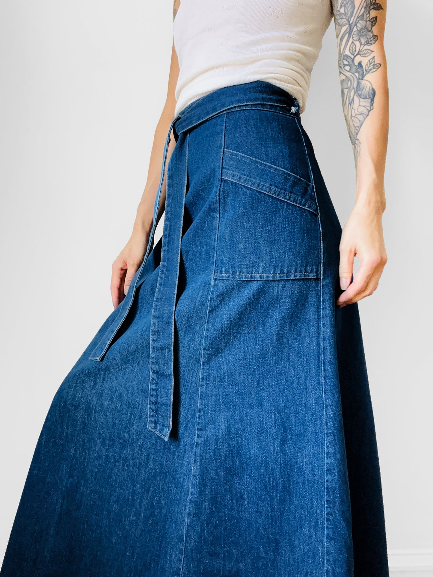 1970s Long Medium Wash Soft Blue Jean Denim Wrap Skirt - Waist 26-28