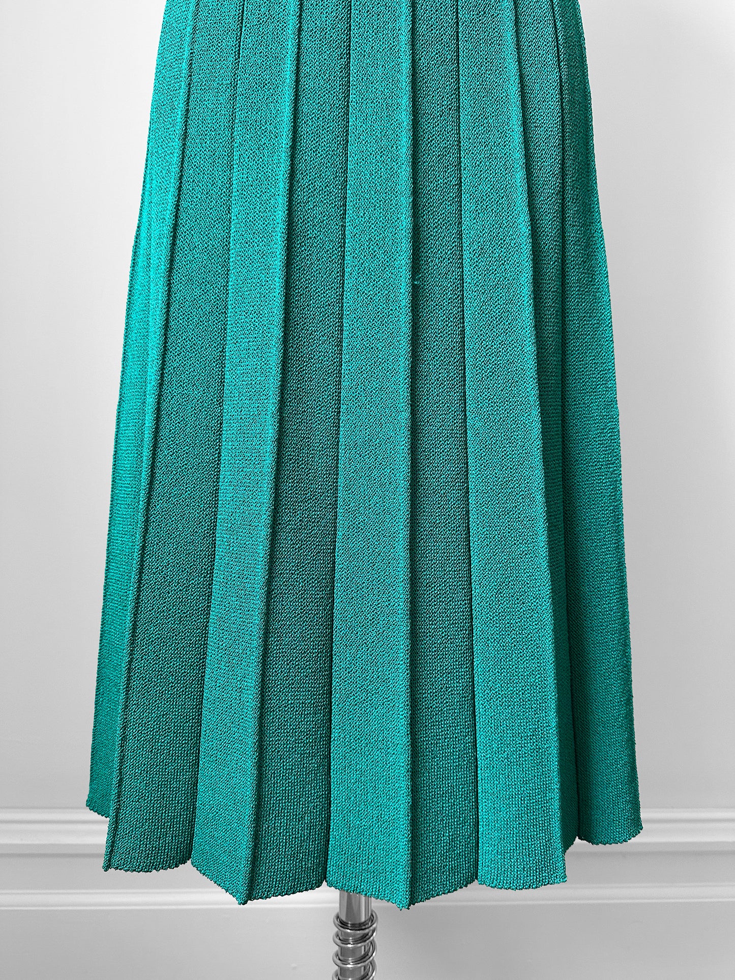 1970s Turquoise Green Woven Heavy Knit Pleated Elastic Waist Skirt - Waist 30.5-32