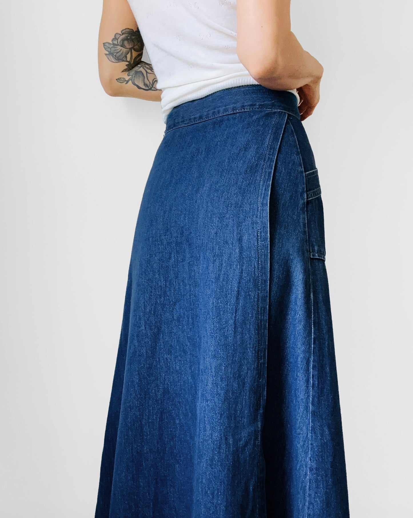 1970s Long Medium Wash Soft Blue Jean Denim Wrap Skirt - Waist 26-28