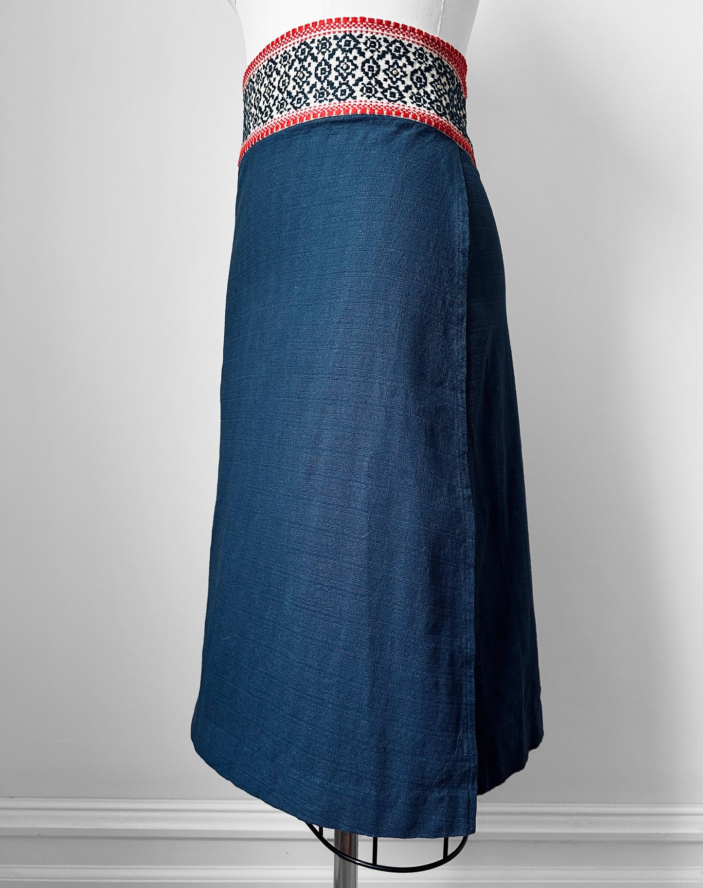 Y2K Embroidered Tied Waist Navy Linen Wrap Skirt - Waist 27.5