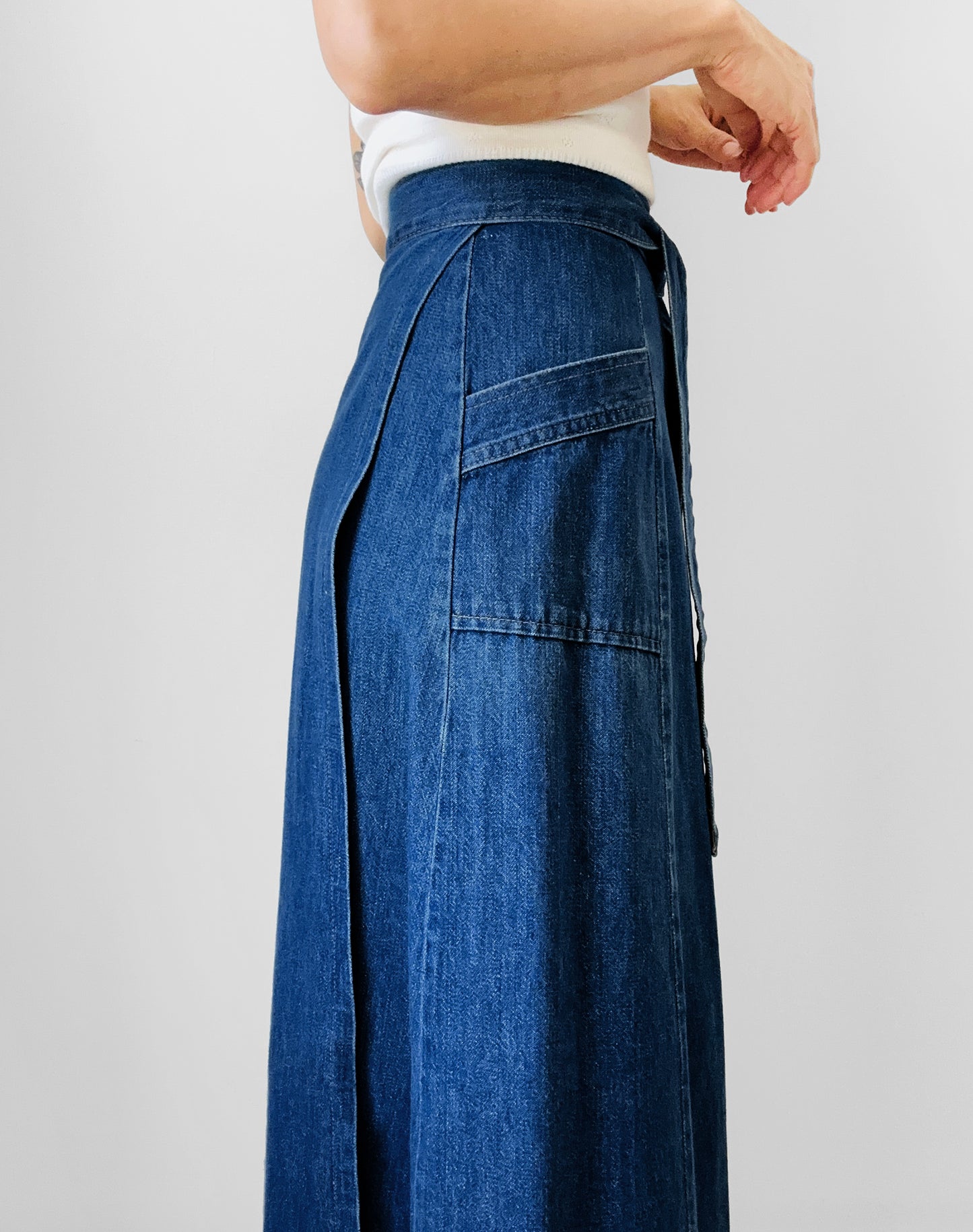 1970s Long Medium Wash Soft Blue Jean Denim Wrap Skirt - Waist 26-28