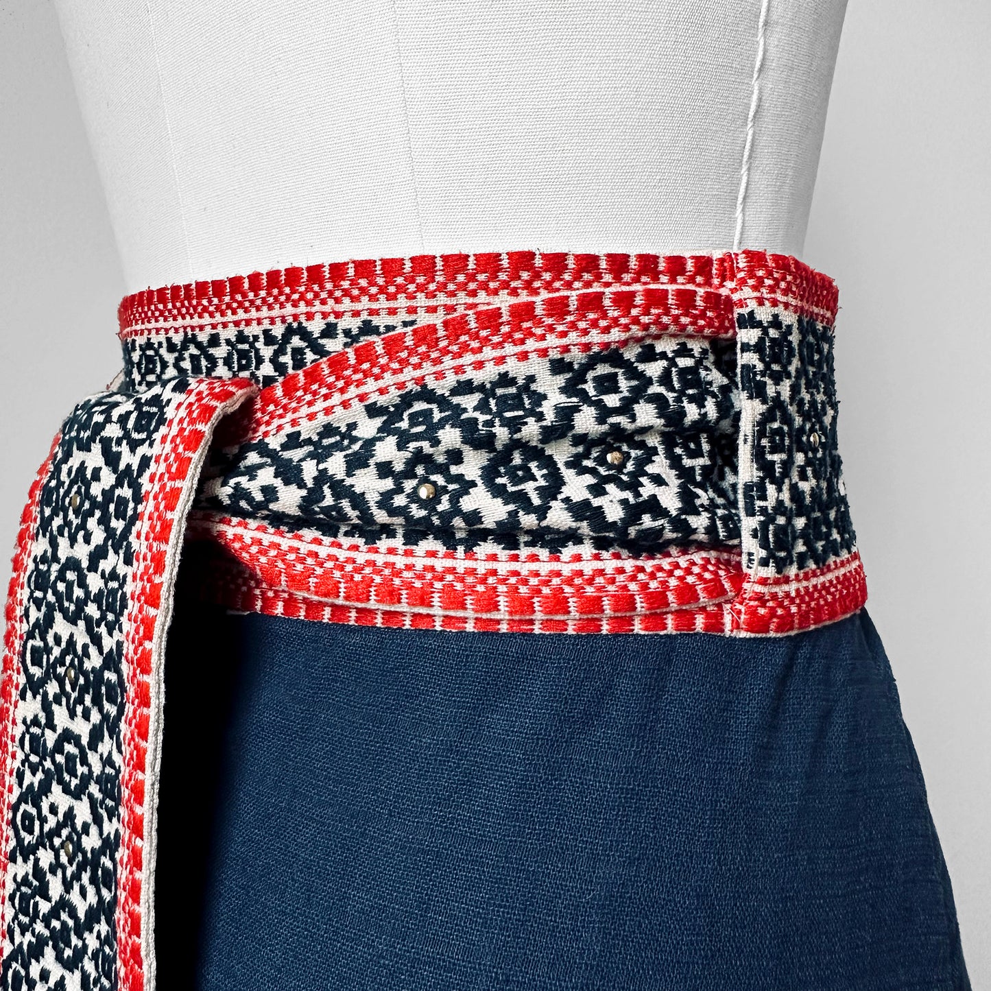 Y2K Embroidered Tied Waist Navy Linen Wrap Skirt - Waist 27.5