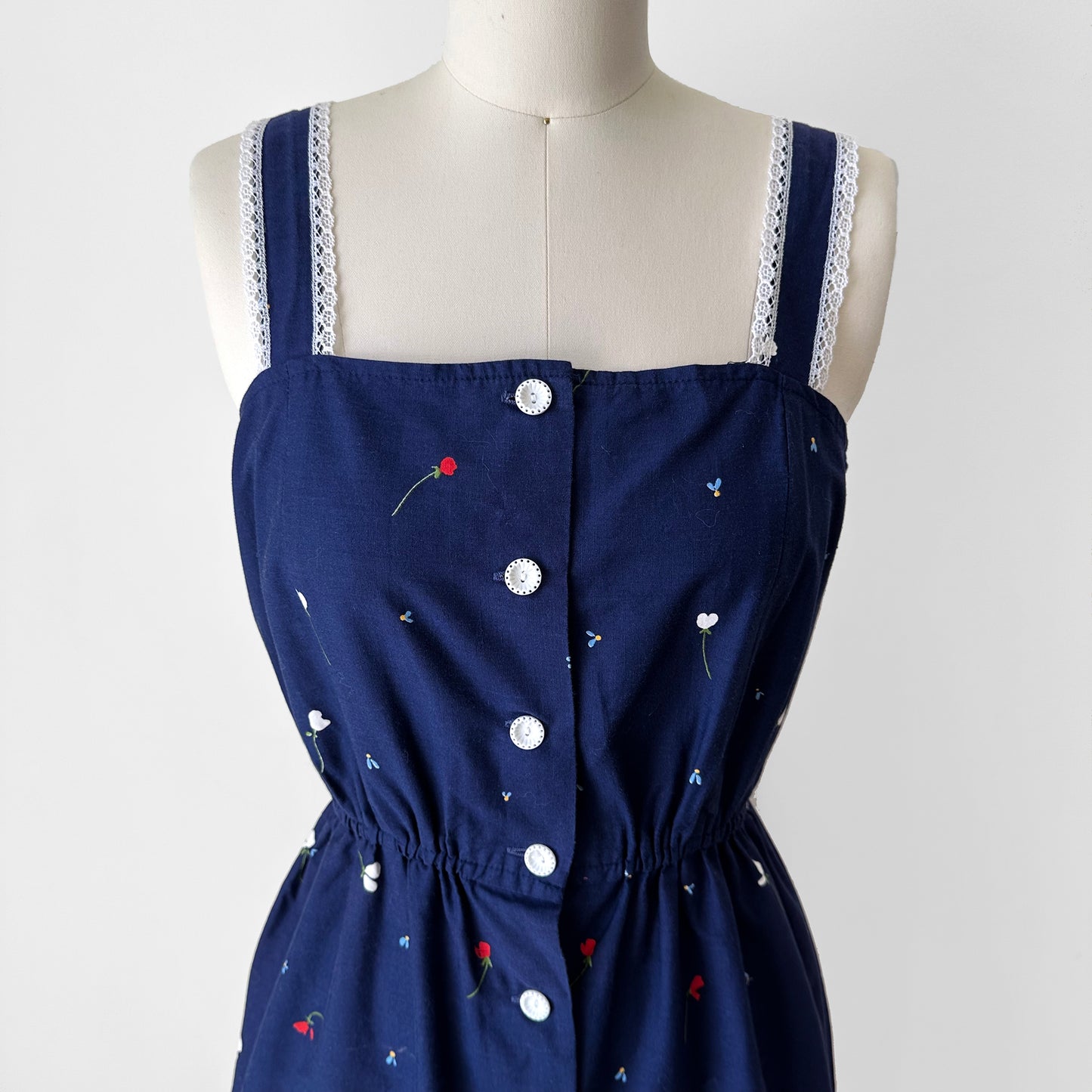 1970s Handmade Navy Blue and Red Floral Patterned Button-Front Sleeveless Cotton Summer Dress - Sz. S