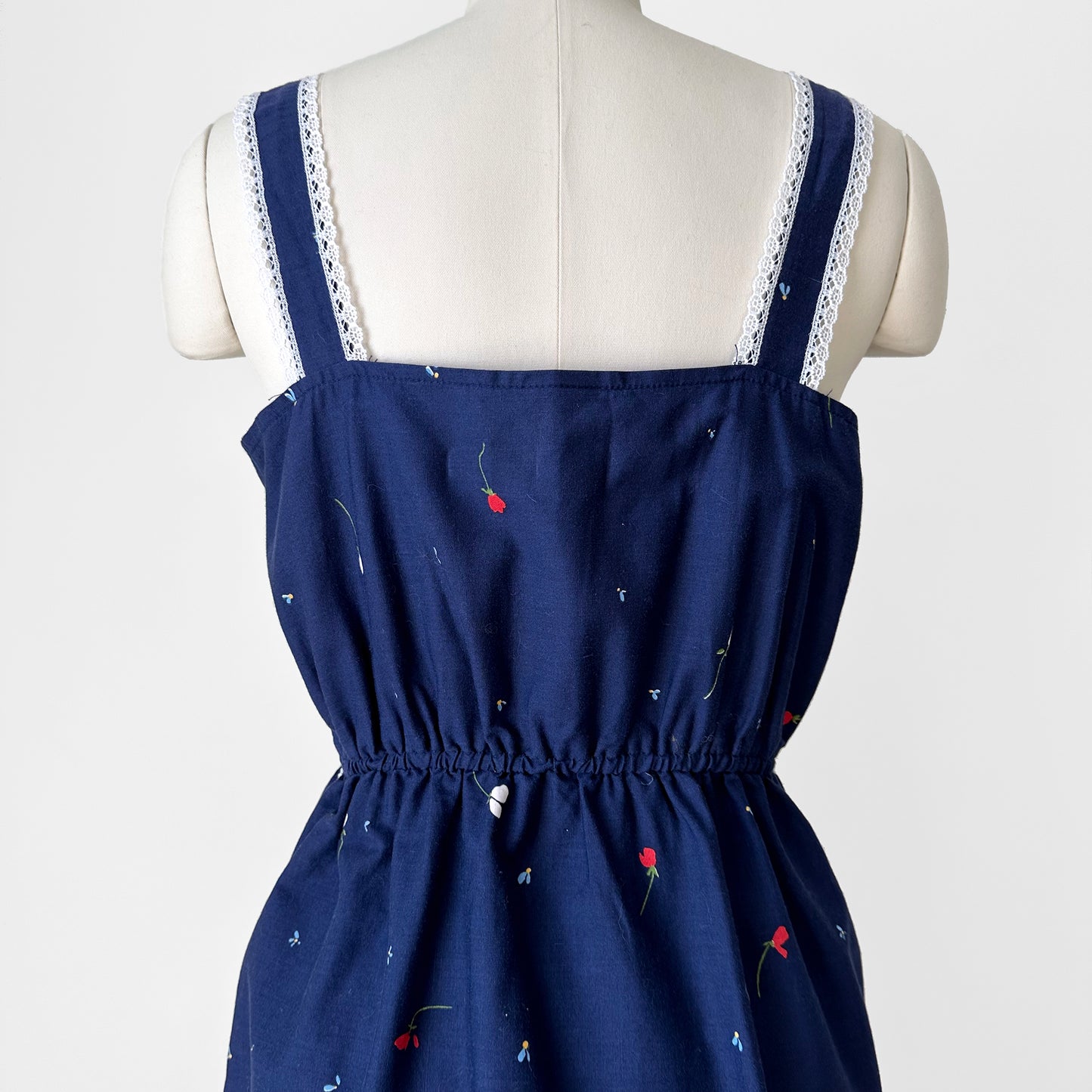 1970s Handmade Navy Blue and Red Floral Patterned Button-Front Sleeveless Cotton Summer Dress - Sz. S