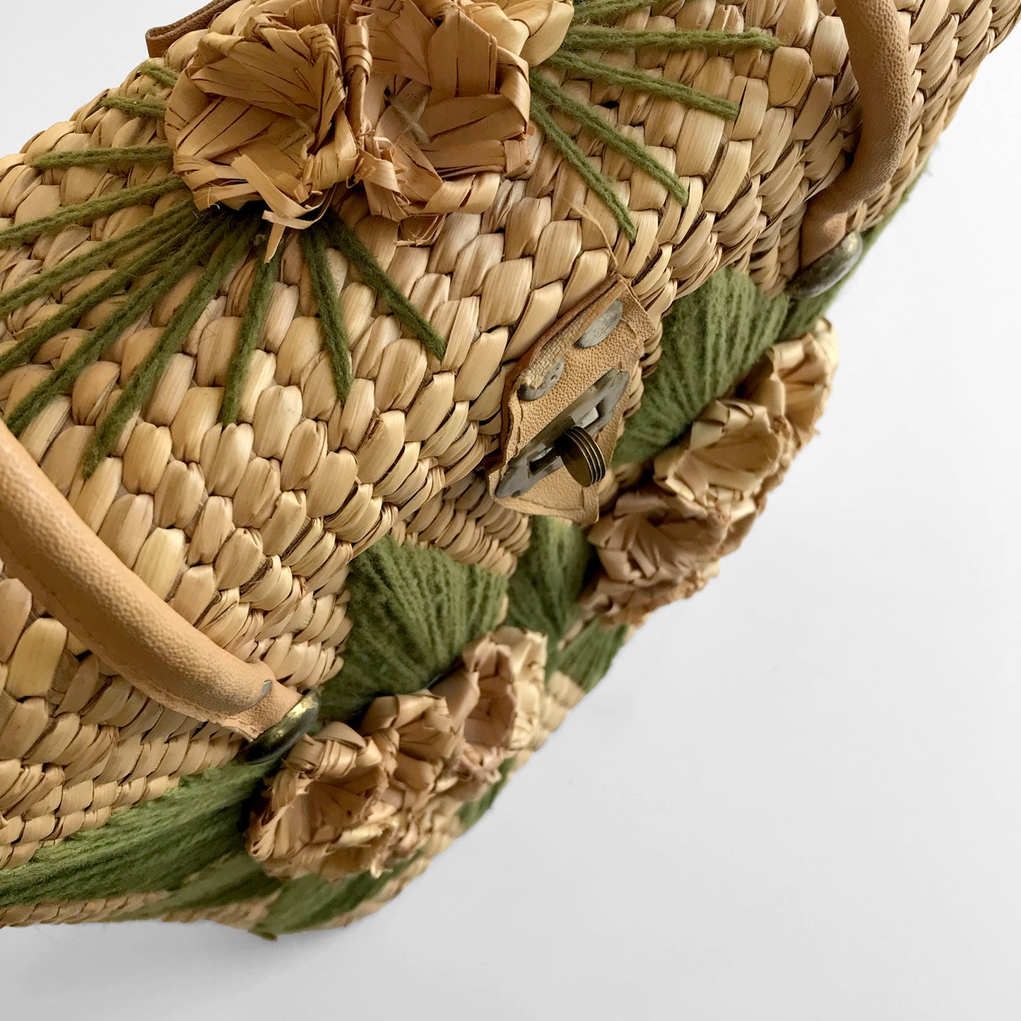 1950s - 1960s Mid-Century Floral and Leaf Woven Straw Basket Handbag