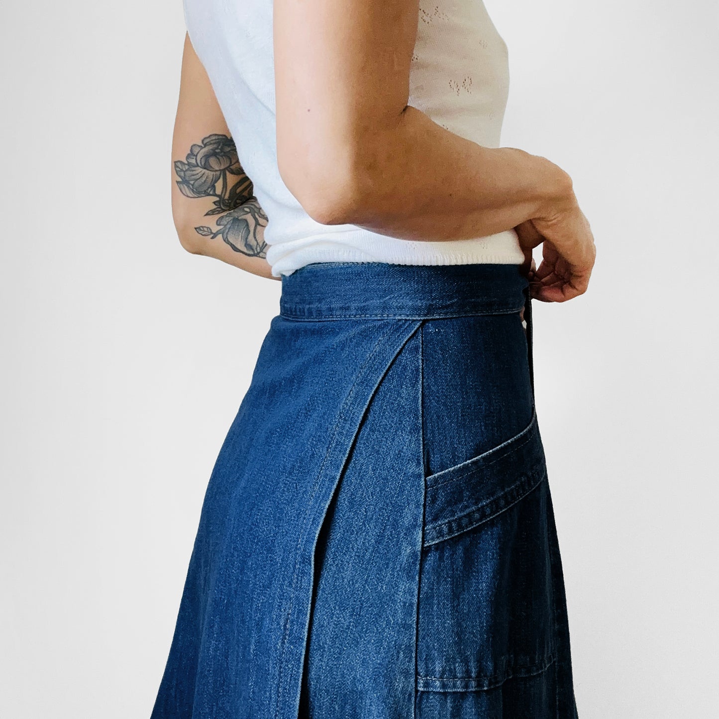 1970s Long Medium Wash Soft Blue Jean Denim Wrap Skirt - Waist 26-28