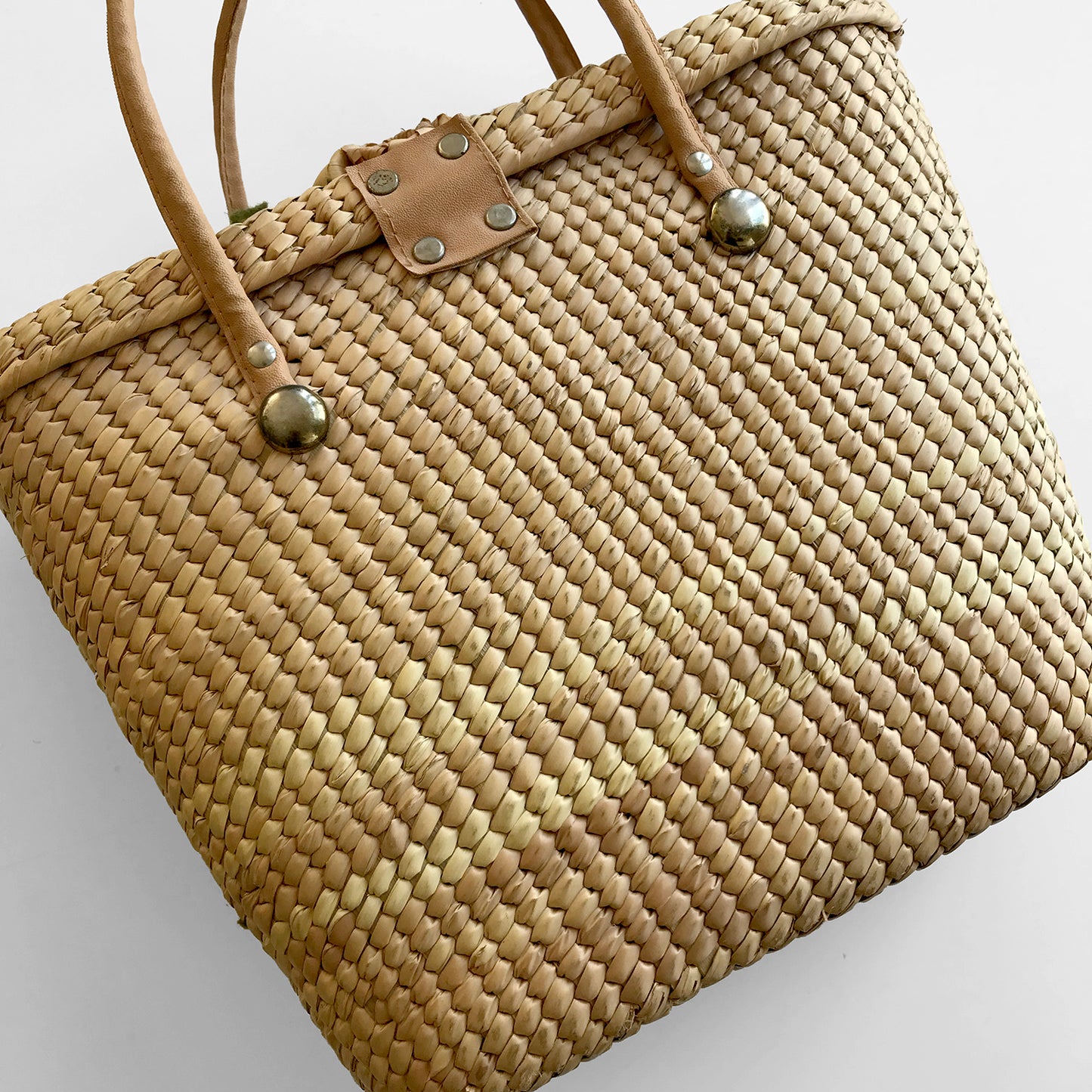 1950s - 1960s Mid-Century Floral and Leaf Woven Straw Basket Handbag