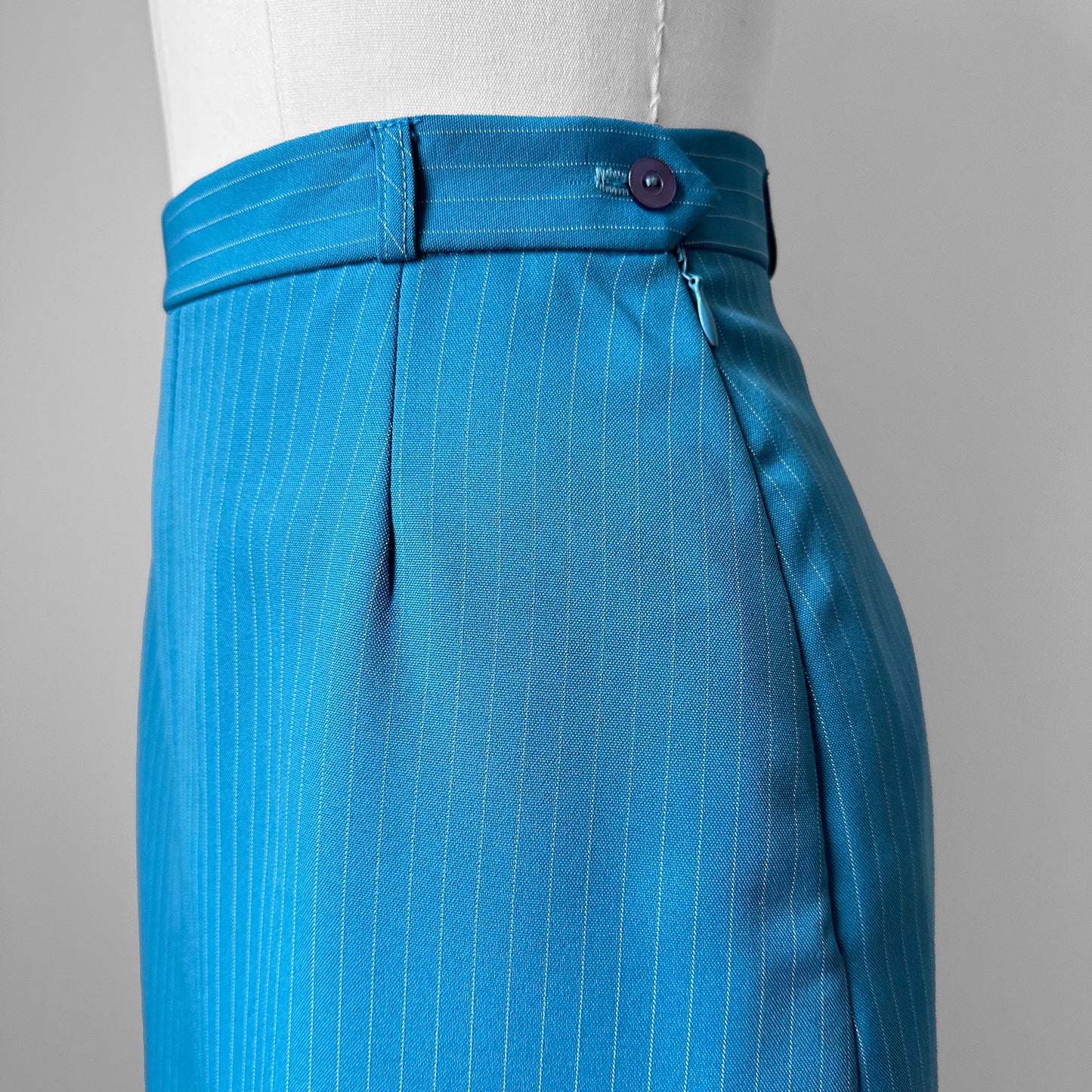 1970s Sky Blue and White Pinstripe Inverted Pleat High-Waisted A-Line Skirt - XS/S