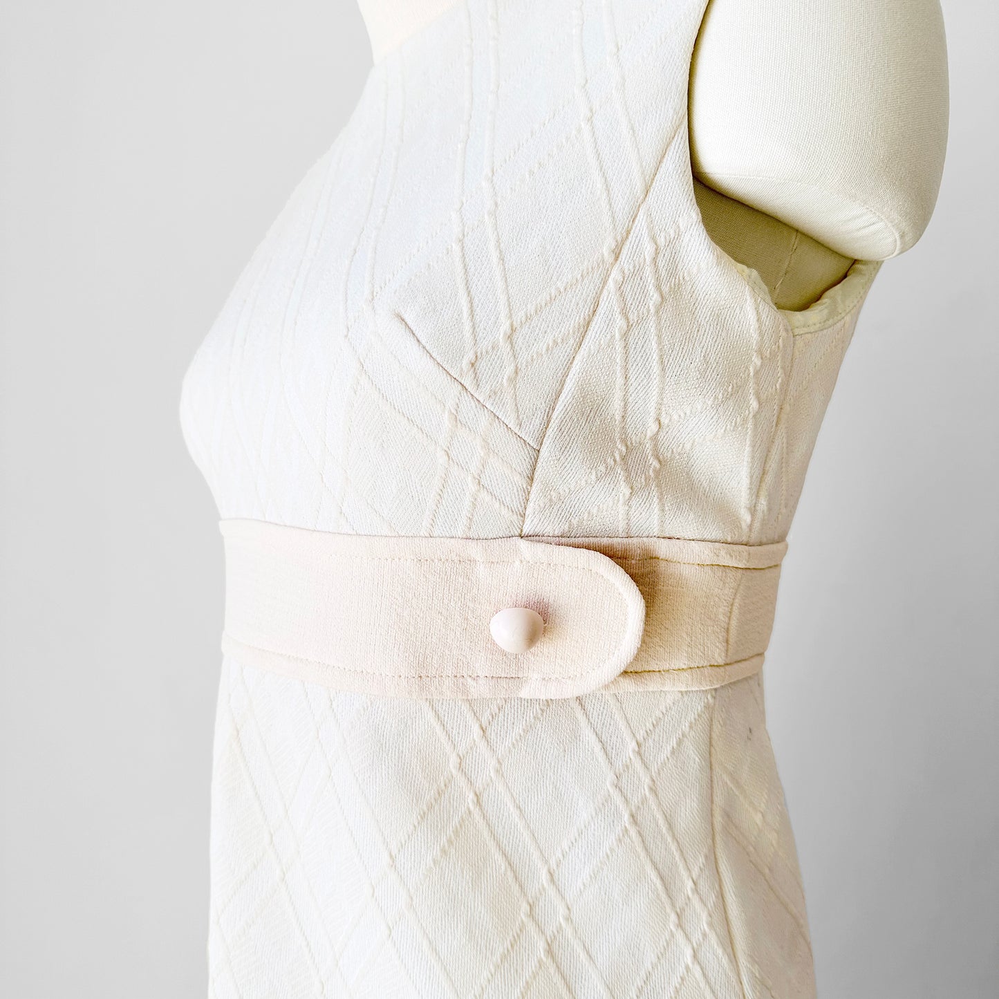 1960s Off-White and Blush Fitted Mock Neck Textured Baby Doll Dress - Sz. S