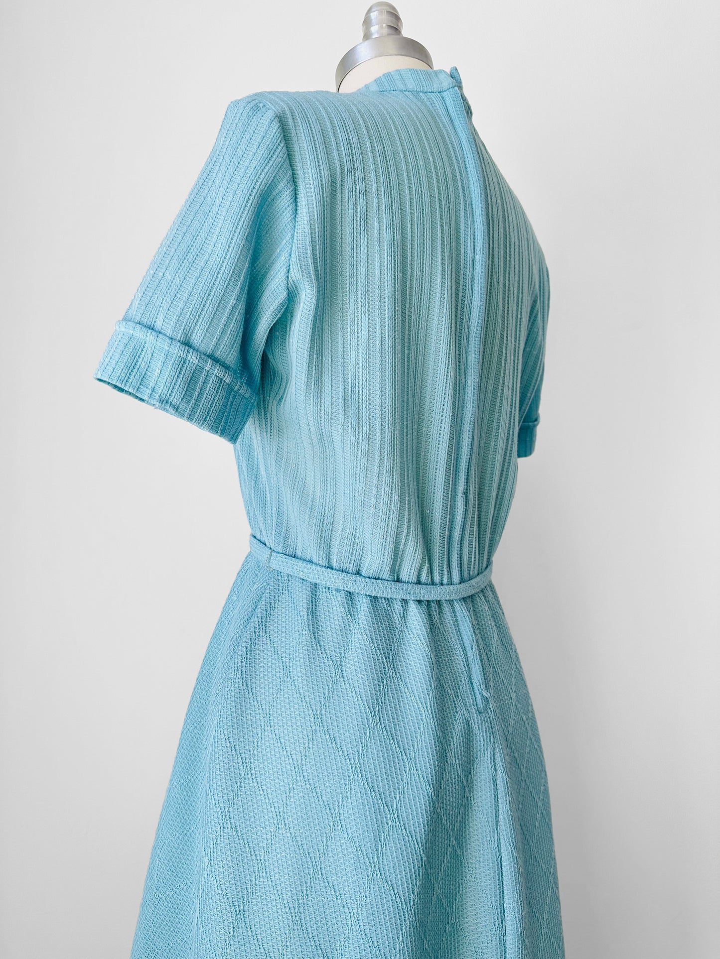 1960s Turquoise Button-Front Tied-Waist Short-Sleeve Textured Knit Dress - Sz. S