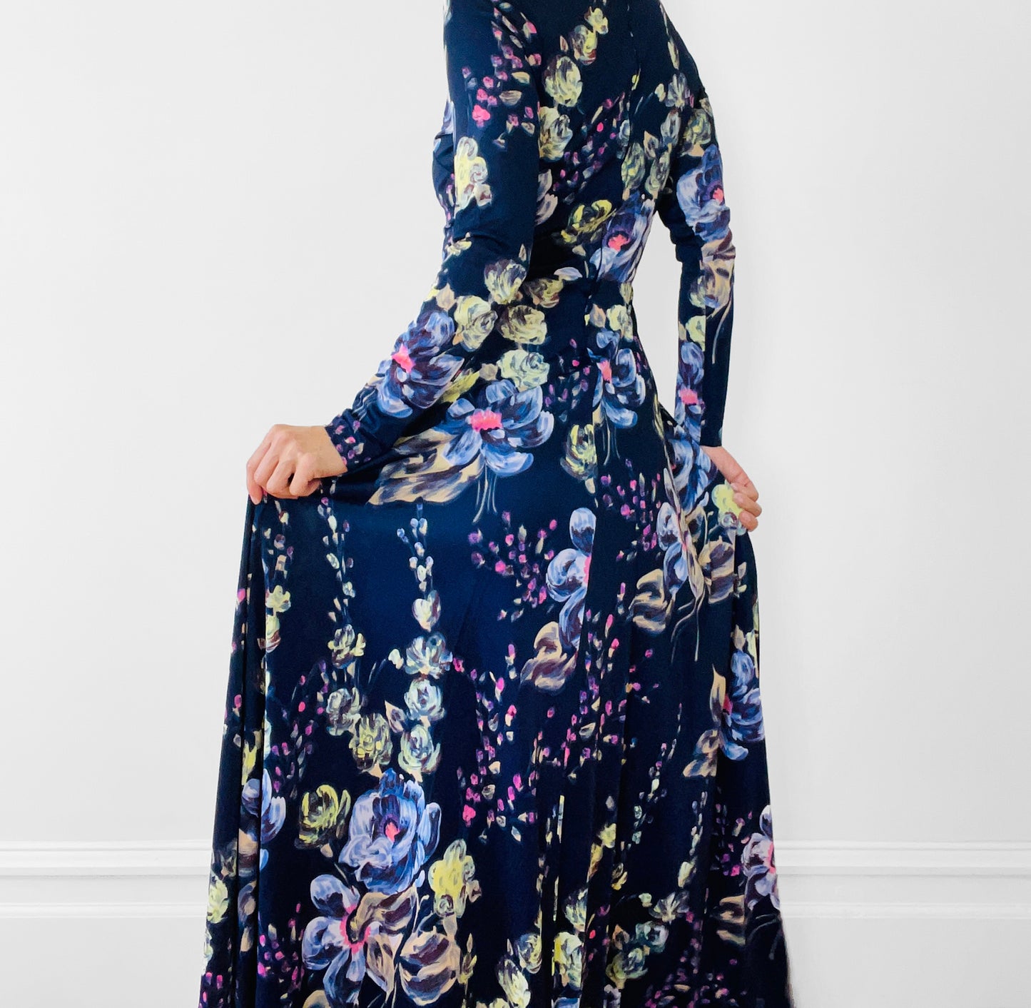 1970s Floor Length Floral Fitted High-Neck Zip-Back Long-Sleeve Dress