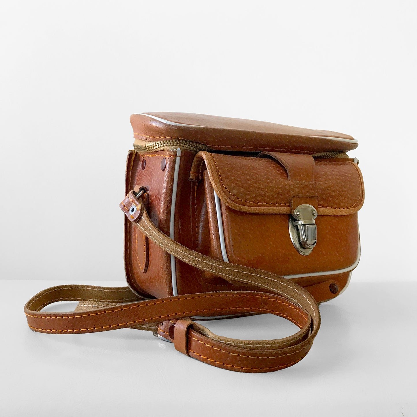 1960s-1970s Boxy Amber-Brown Leather Crossbody Camera Bag Case