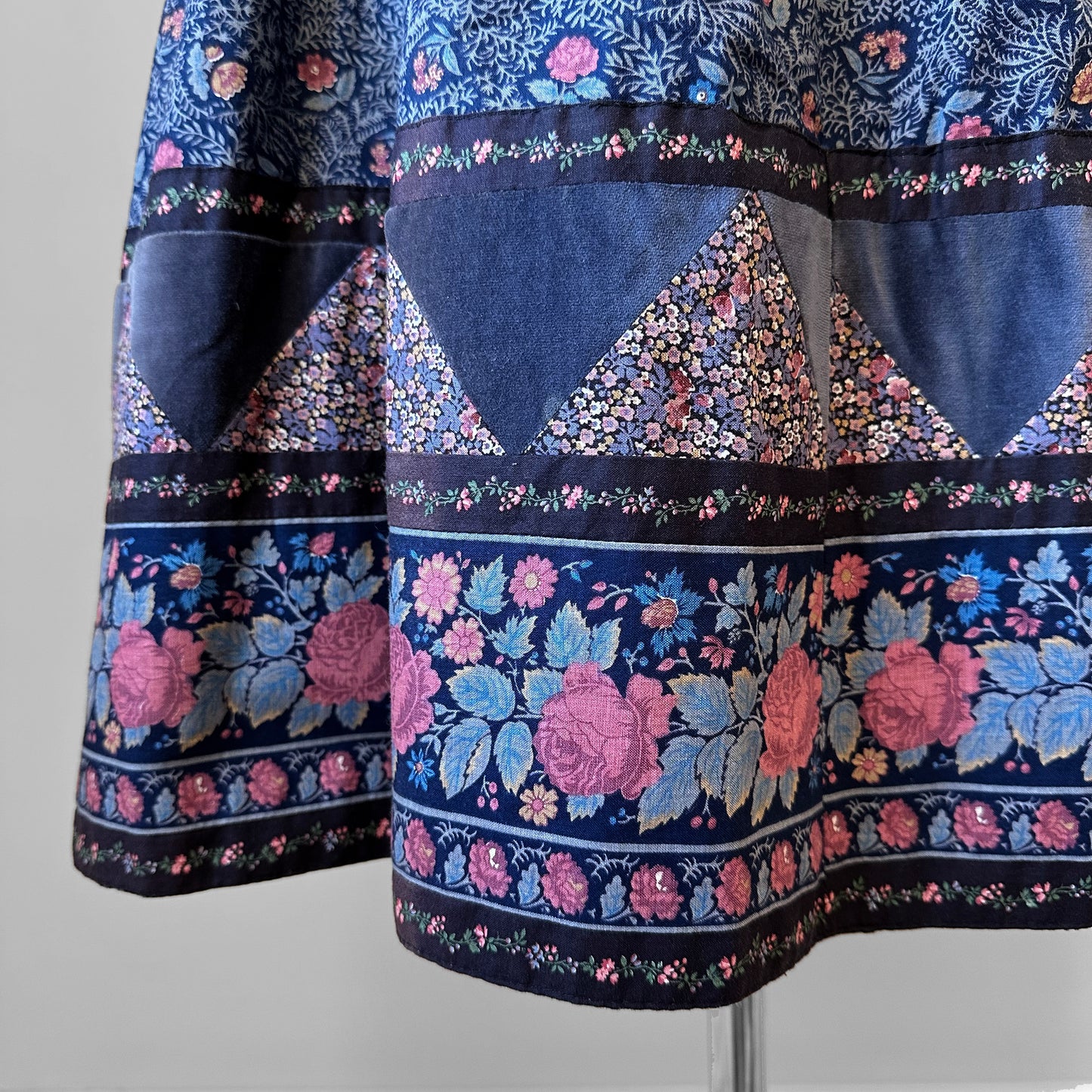 1970s Floral Pink Blue Brown Patchwork Suttles and Seawind Skirt - Waist 26