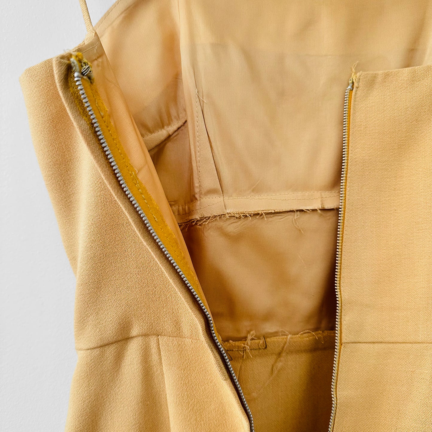 1960s Butterscotch Tailored Form Fitting Wool Linen Blend Dress - XS/S