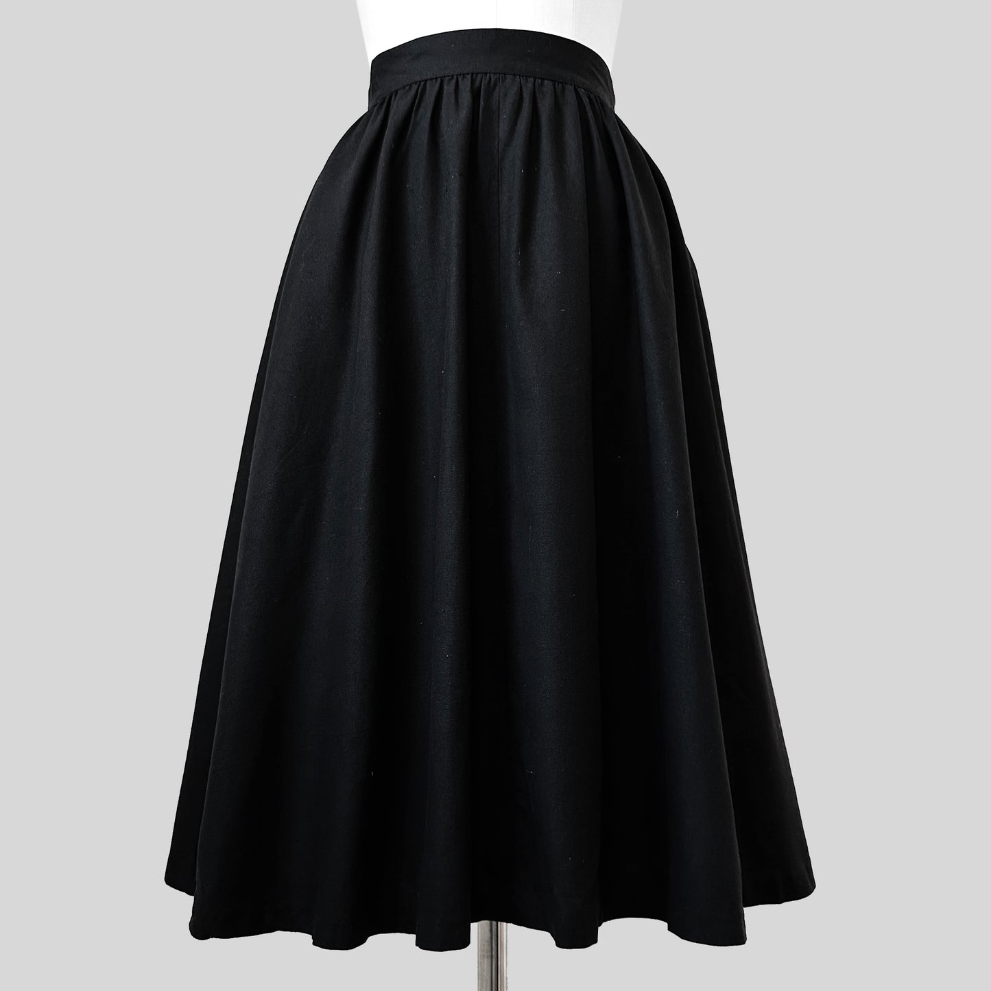 1990s Black Raw Silk Side-Button Fit and Flare Knee-Length Skirt - Waist 25