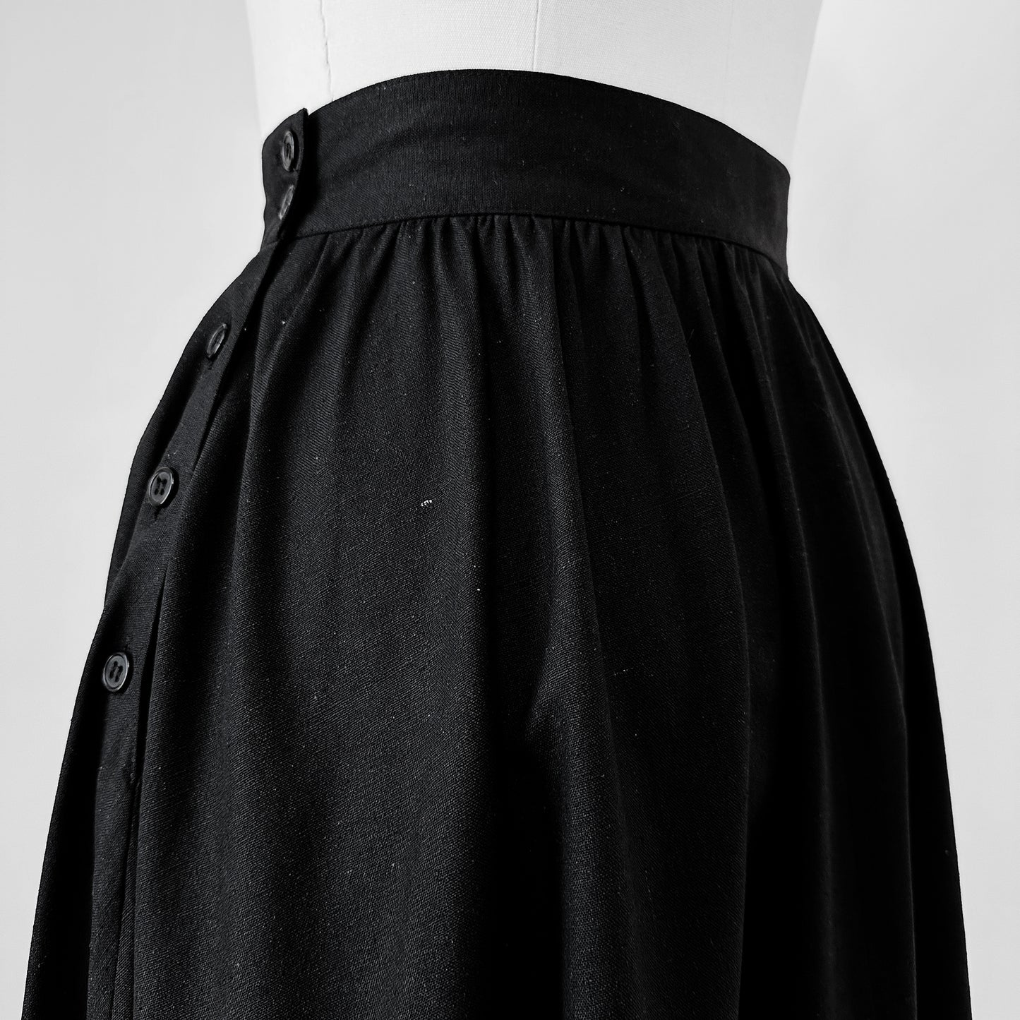 1990s Black Raw Silk Side-Button Fit and Flare Knee-Length Skirt - Waist 25