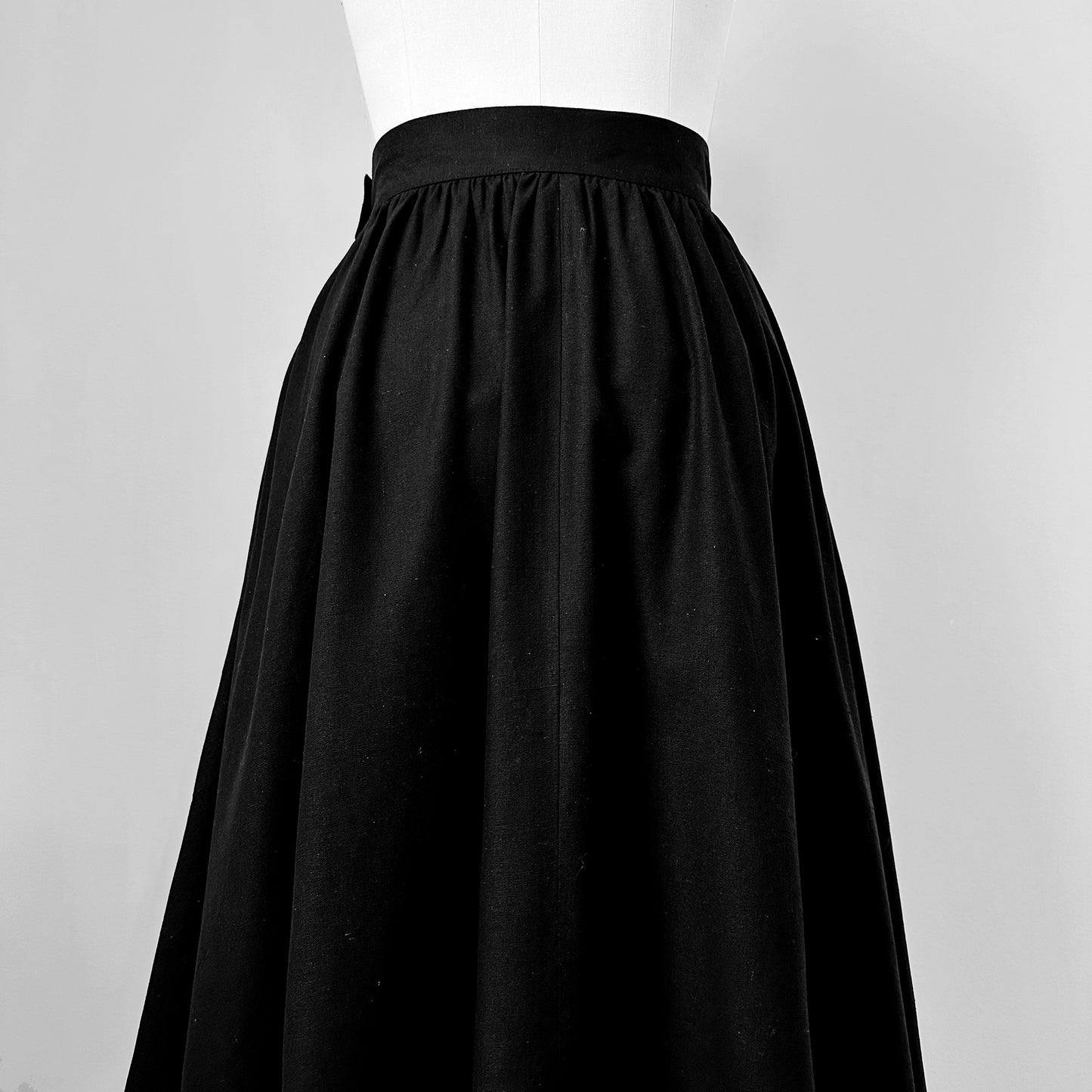 1990s Black Raw Silk Side-Button Fit and Flare Knee-Length Skirt - Waist 25