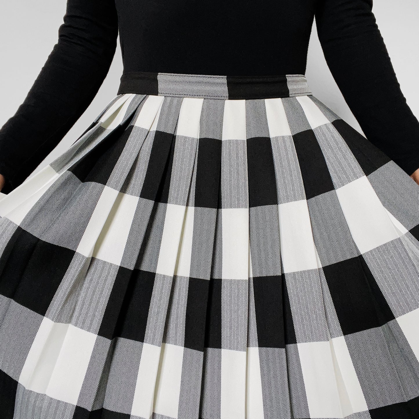 1970s - 1980s Black and White Herringbone Gingham High-Waisted Pleated Skirt