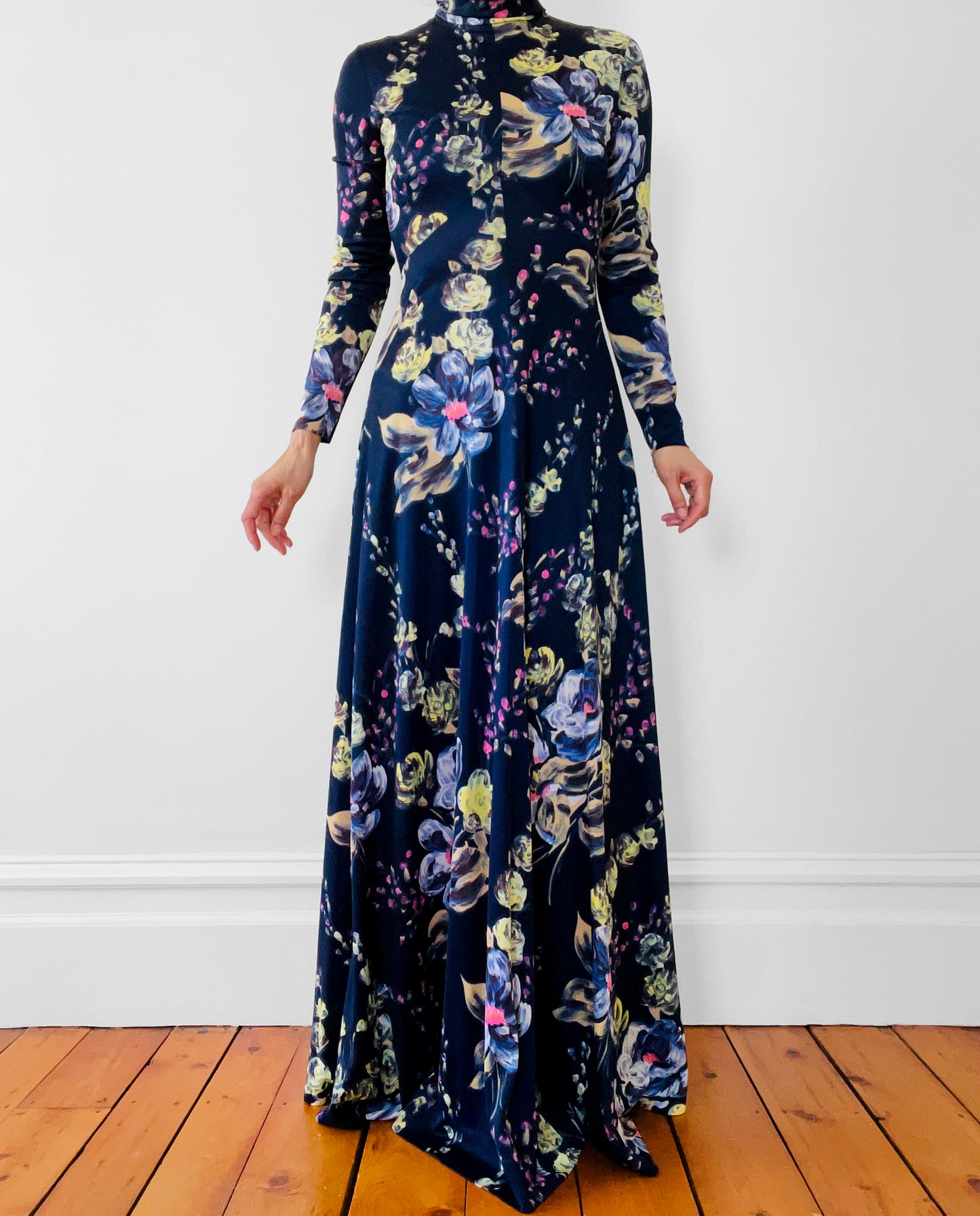 1970s Floor Length Floral Fitted High-Neck Zip-Back Long-Sleeve Dress