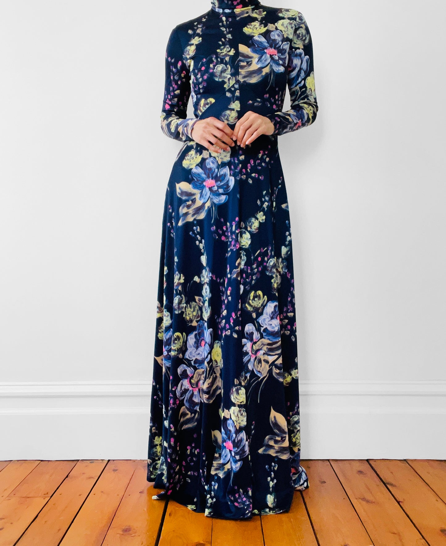 1970s Floor Length Floral Fitted High-Neck Zip-Back Long-Sleeve Dress