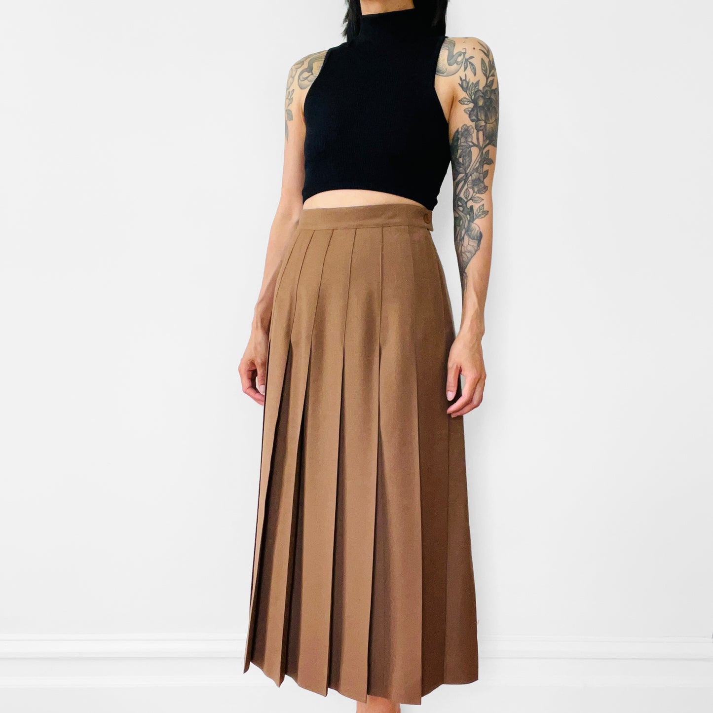 1970s - 1980s Made in Canada Caramel Pure Virgin Wool High-Waisted Pleated Skirt