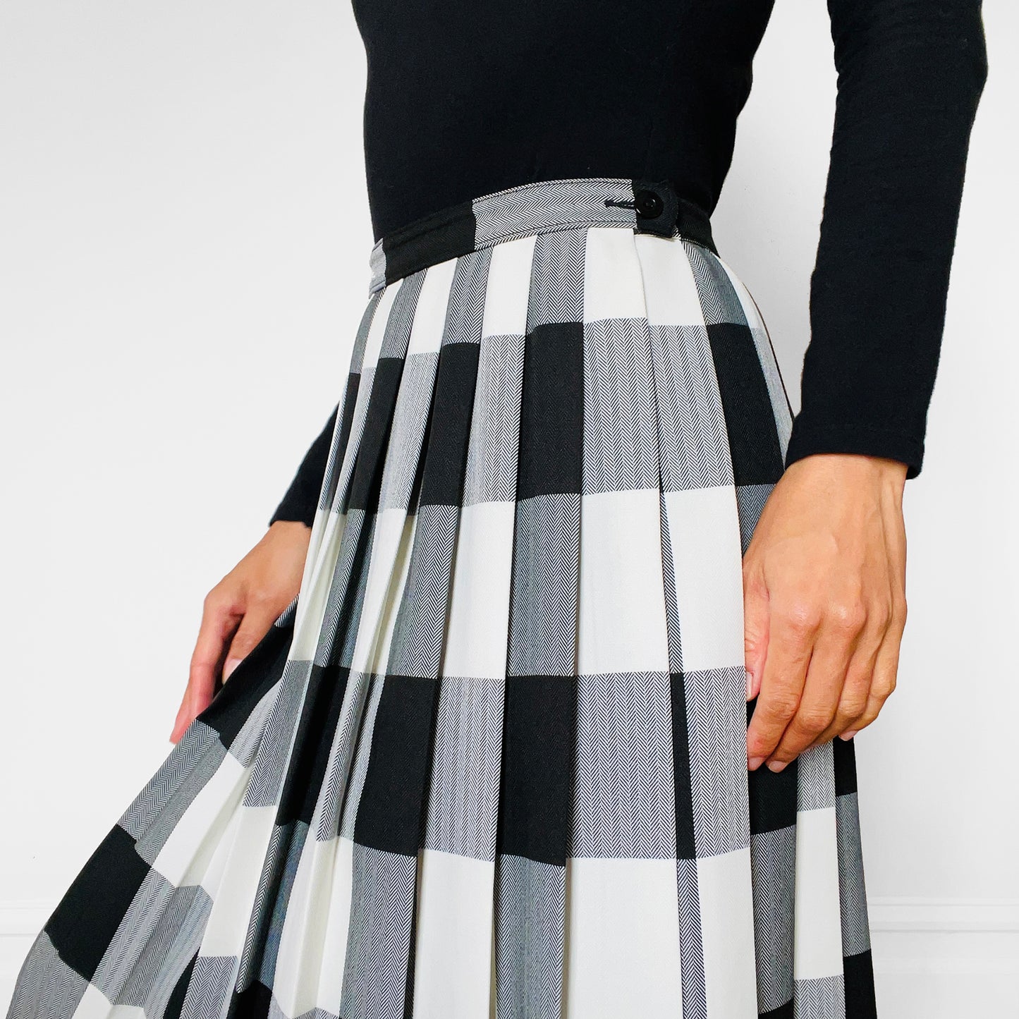 1970s - 1980s Black and White Herringbone Gingham High-Waisted Pleated Skirt