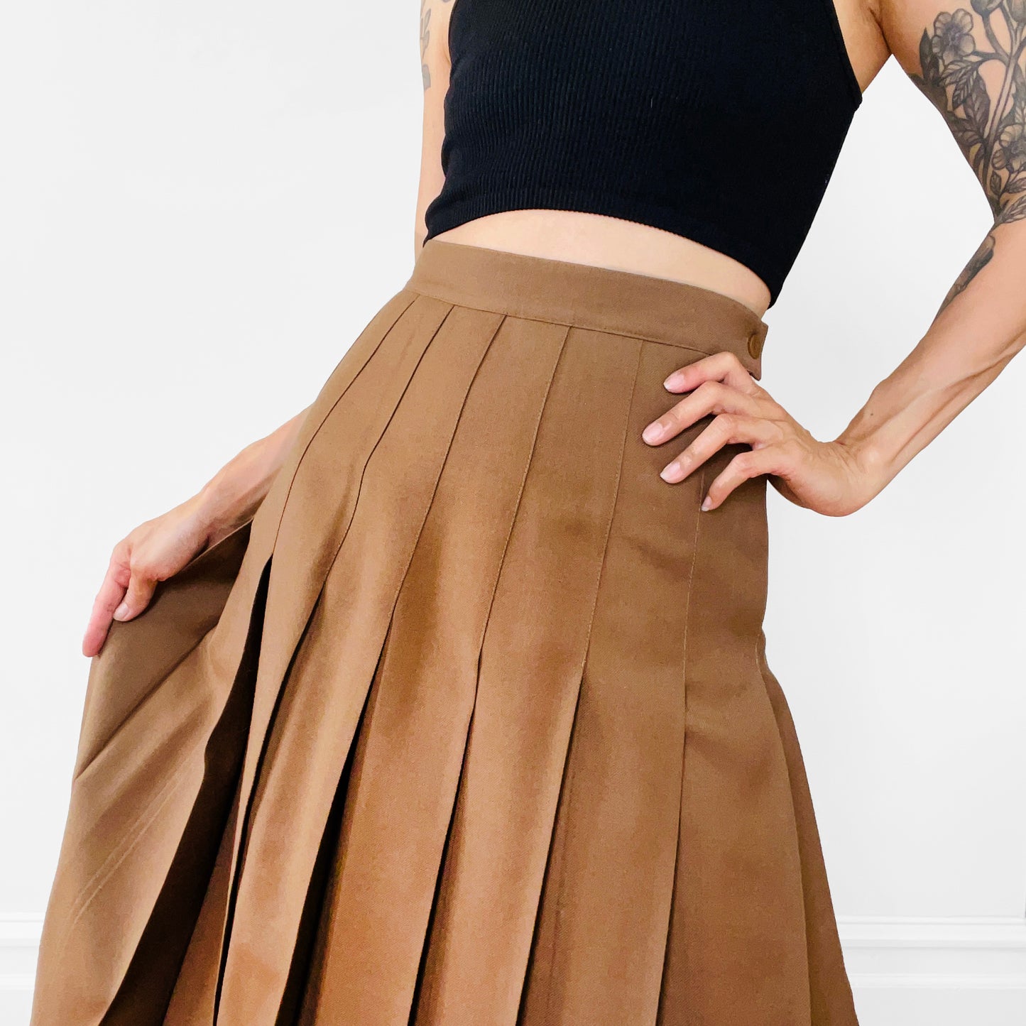 1970s - 1980s Made in Canada Caramel Pure Virgin Wool High-Waisted Pleated Skirt