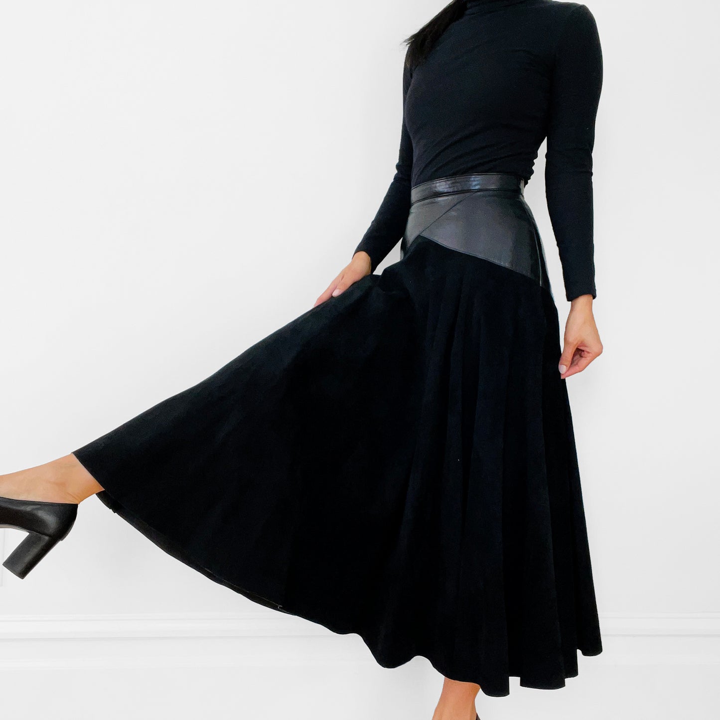 1980s Black Tone-On-Tone High-Waisted Leather and Suede Fit and Flare Skirt