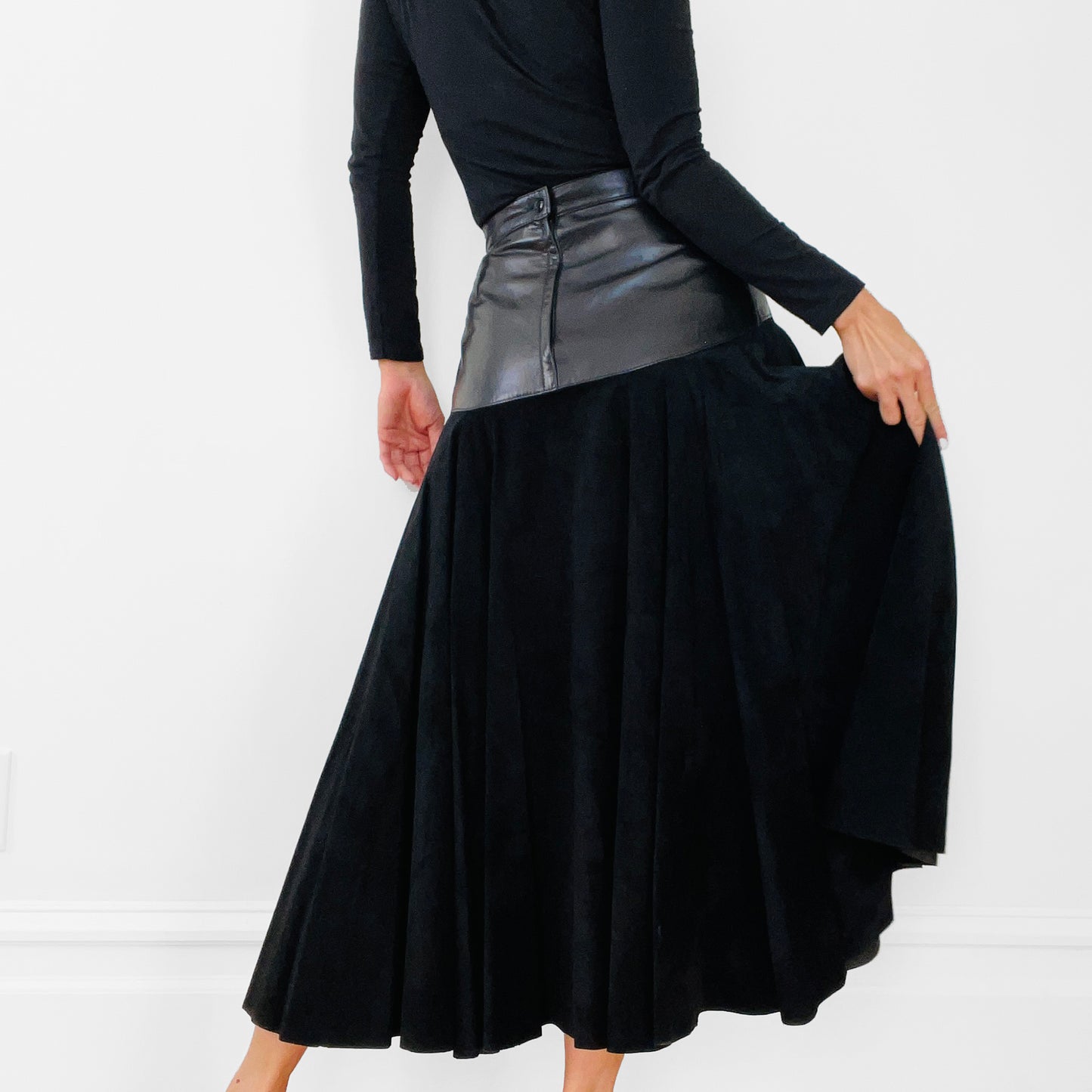 1980s Black Tone-On-Tone High-Waisted Leather and Suede Fit and Flare Skirt