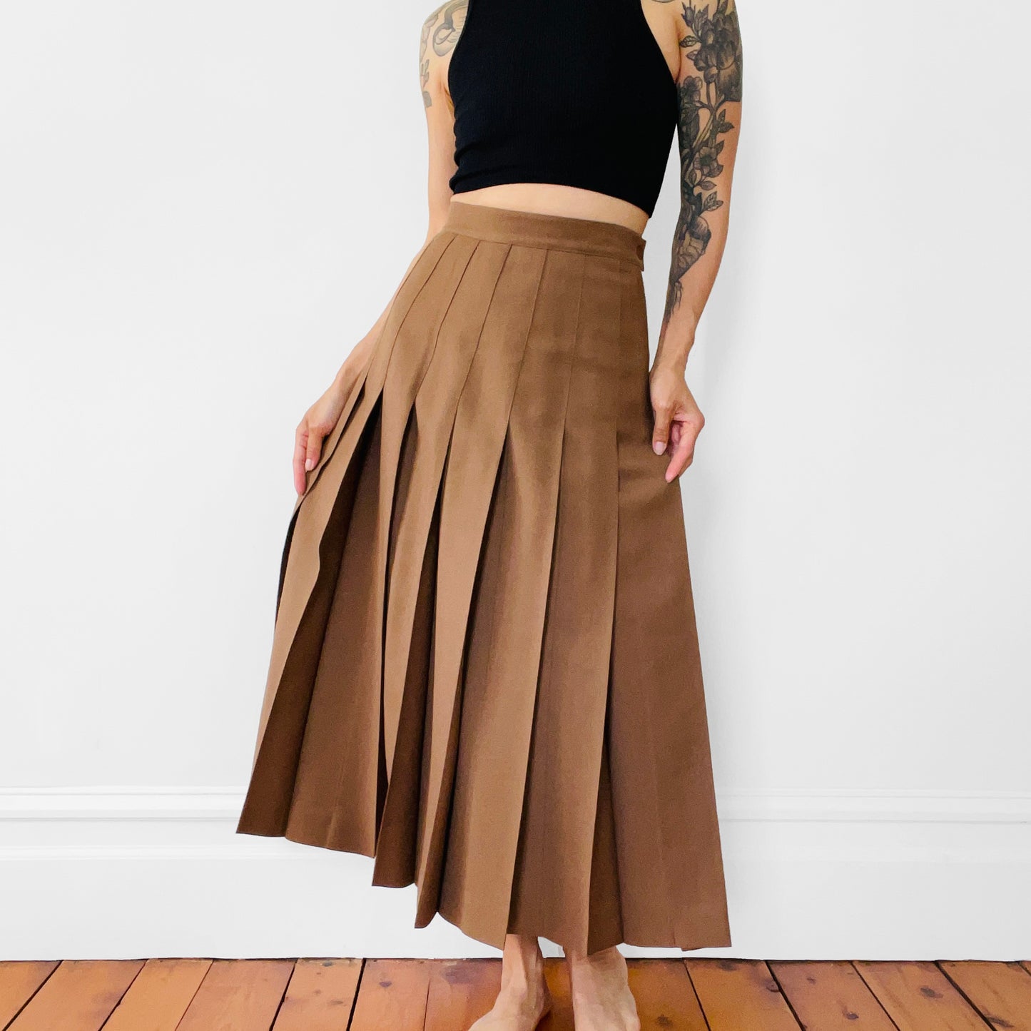 1970s - 1980s Made in Canada Caramel Pure Virgin Wool High-Waisted Pleated Skirt