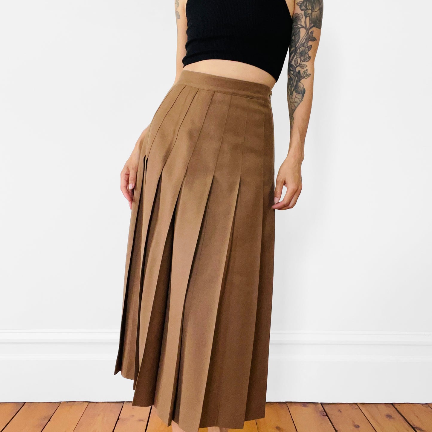 1970s - 1980s Made in Canada Caramel Pure Virgin Wool High-Waisted Pleated Skirt