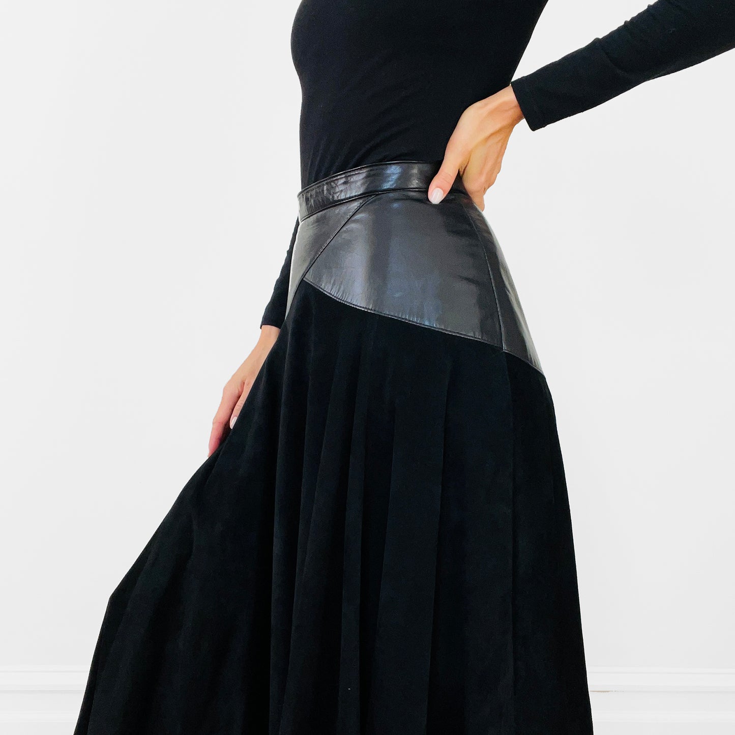 1980s Black Tone-On-Tone High-Waisted Leather and Suede Fit and Flare Skirt