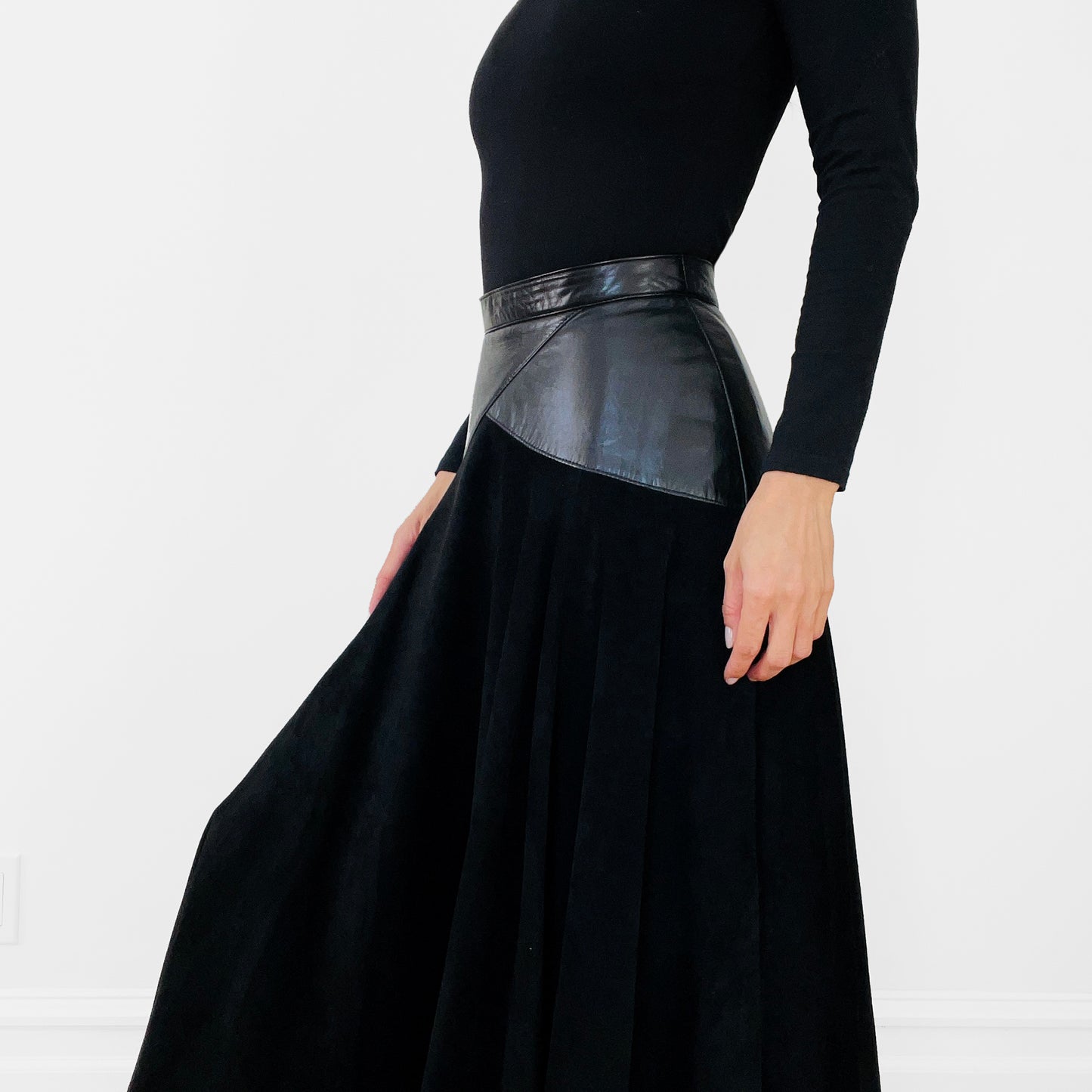 1980s Black Tone-On-Tone High-Waisted Leather and Suede Fit and Flare Skirt