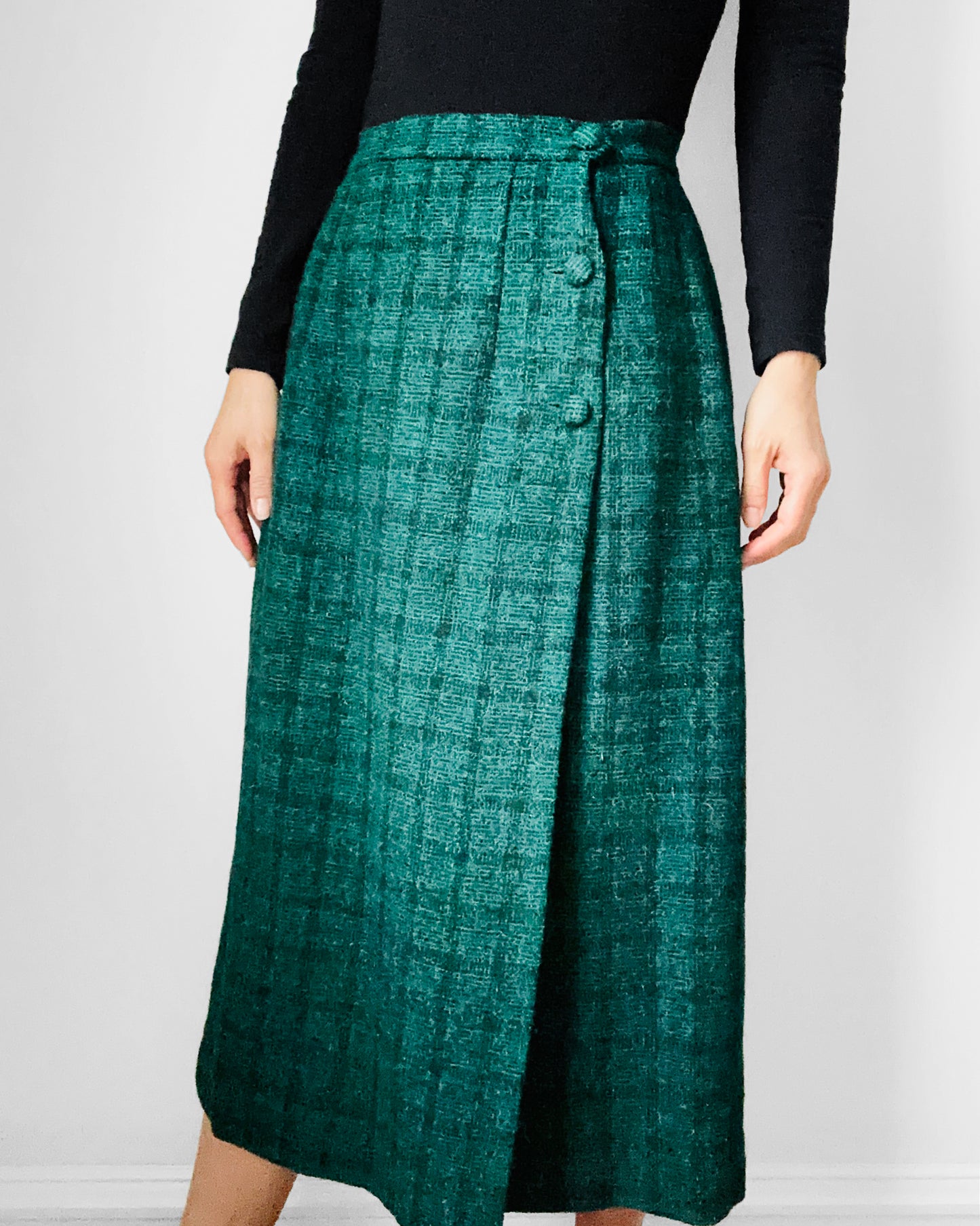 1980s Green and Black Plaid Side Button Wrap Front Midi-Length Skirt - M/L