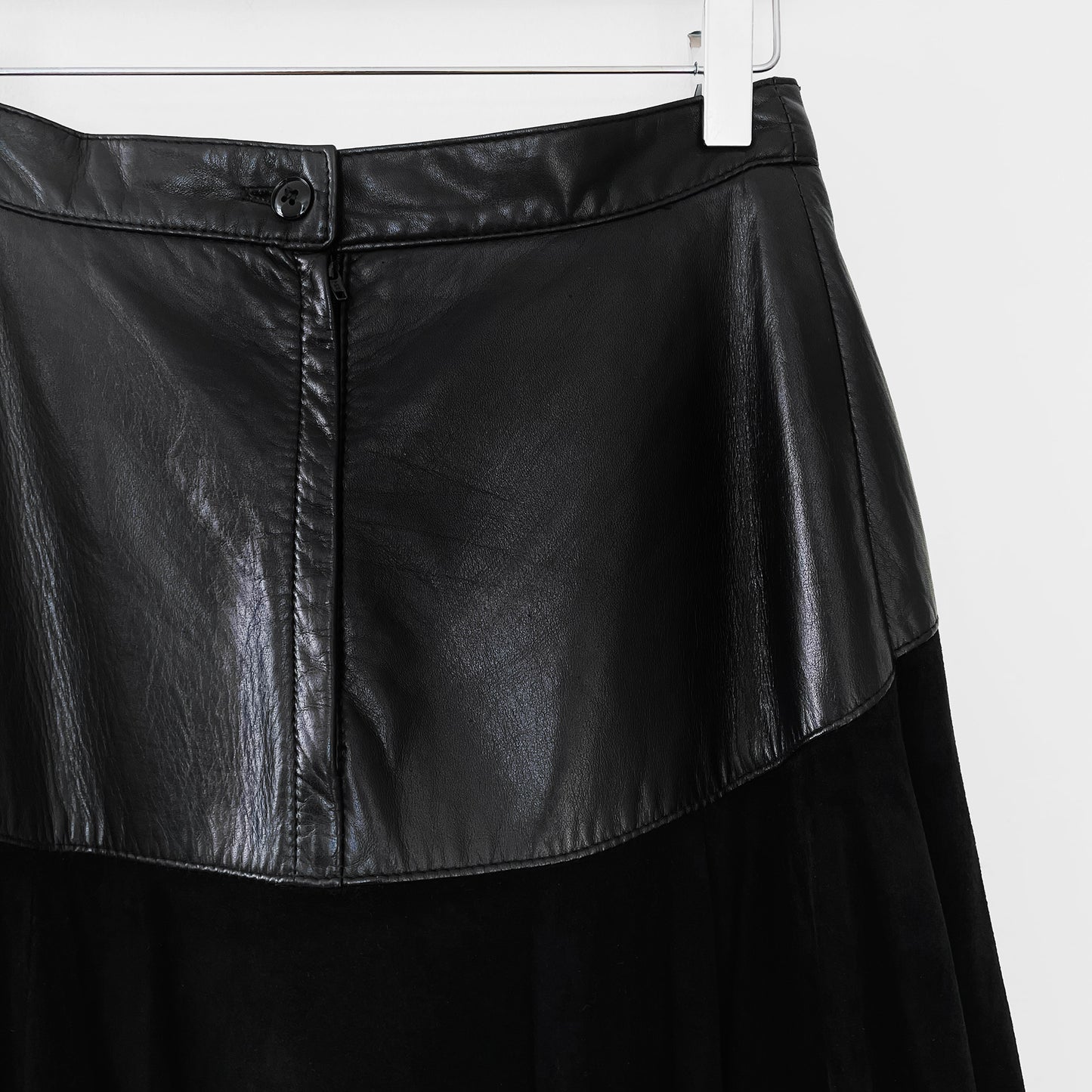 1980s Black Tone-On-Tone High-Waisted Leather and Suede Fit and Flare Skirt