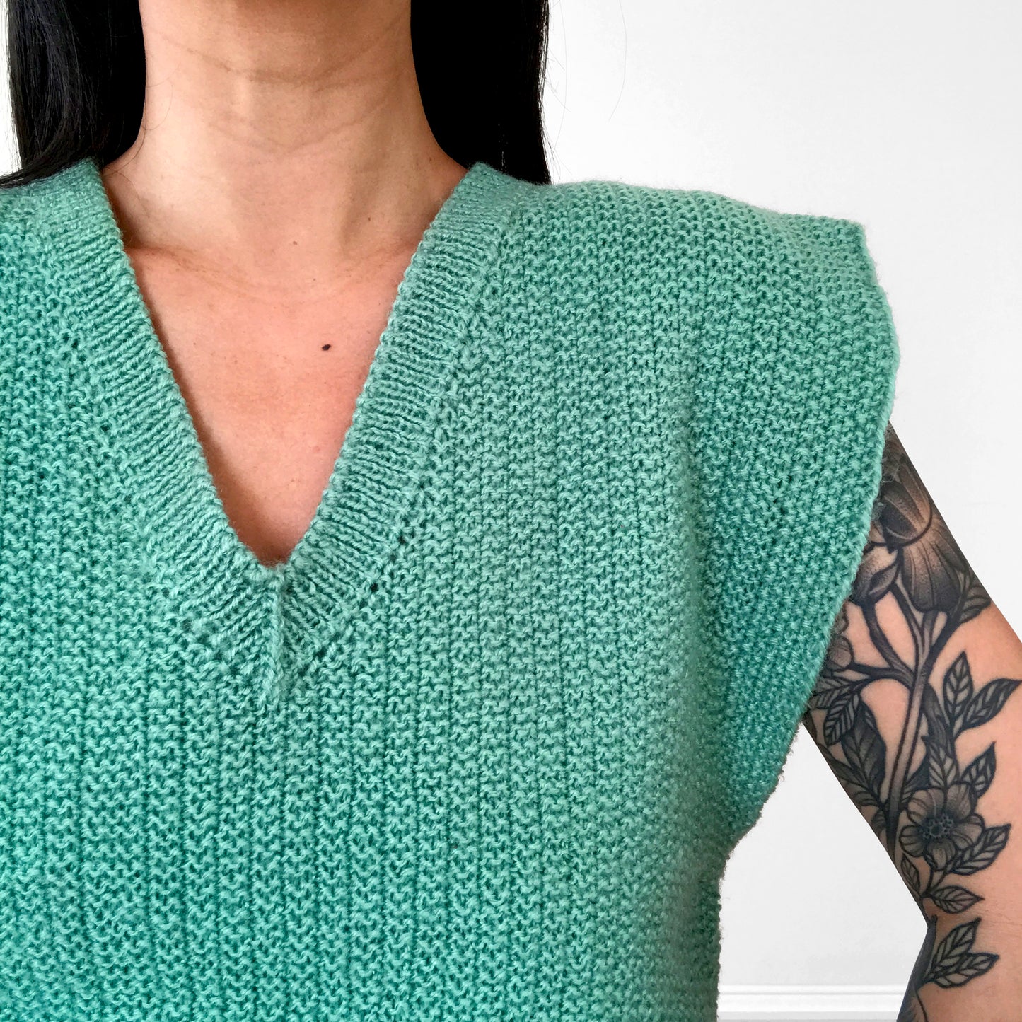 Handmade Spearmint Green V-neck Knit Pullover Vest